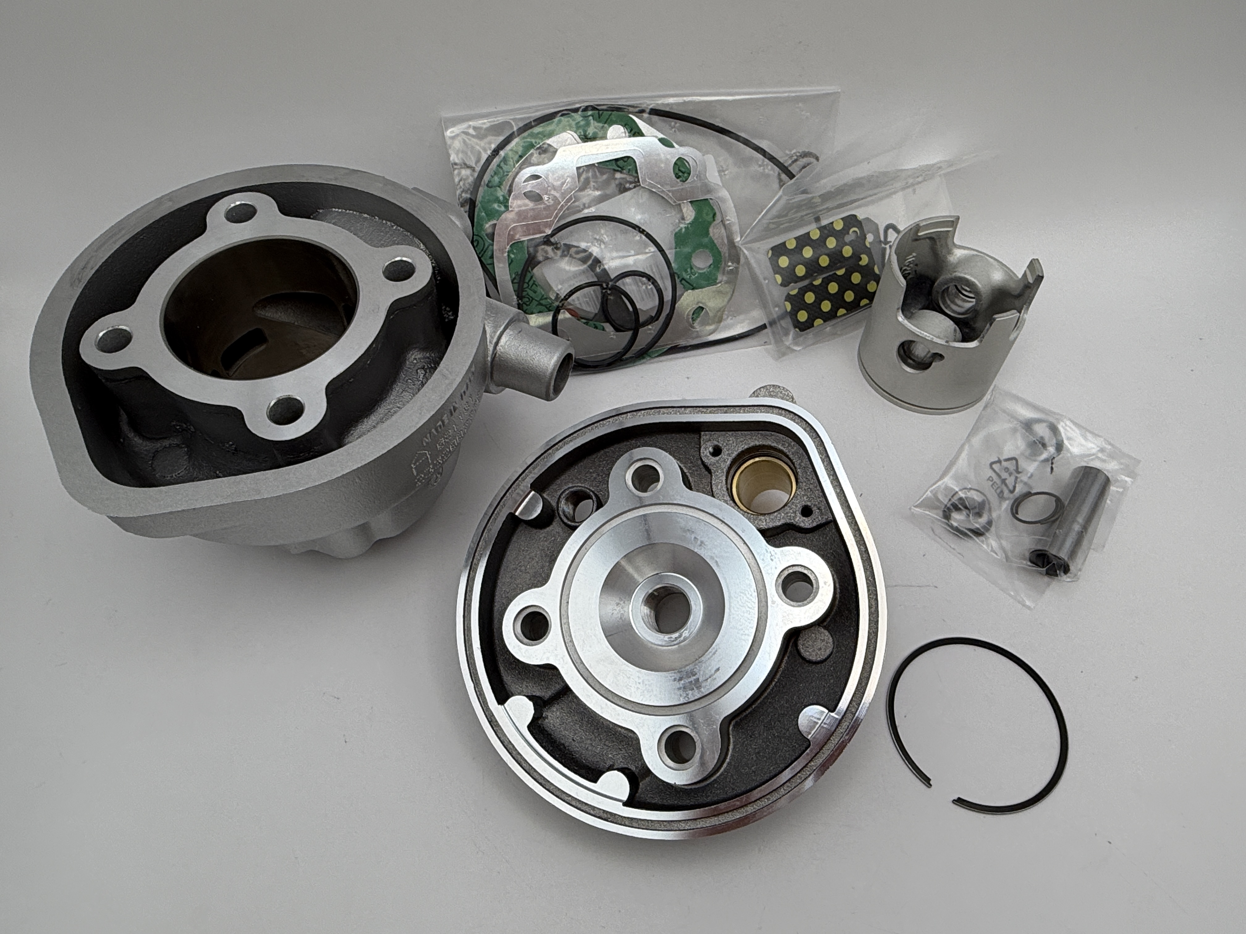 Athena Big Bore Cylinder Kit 47.60mm (+7.60mm) With Top Set, Piston, Head, Reeds Yamaha YQ50 Aerox 97-12, Aprilia SR50 94-00, Area 51 98-00, Malaguti F12 94-02, F12R 07-10, F15 96-03 (With 12mm Pin) (70cc)