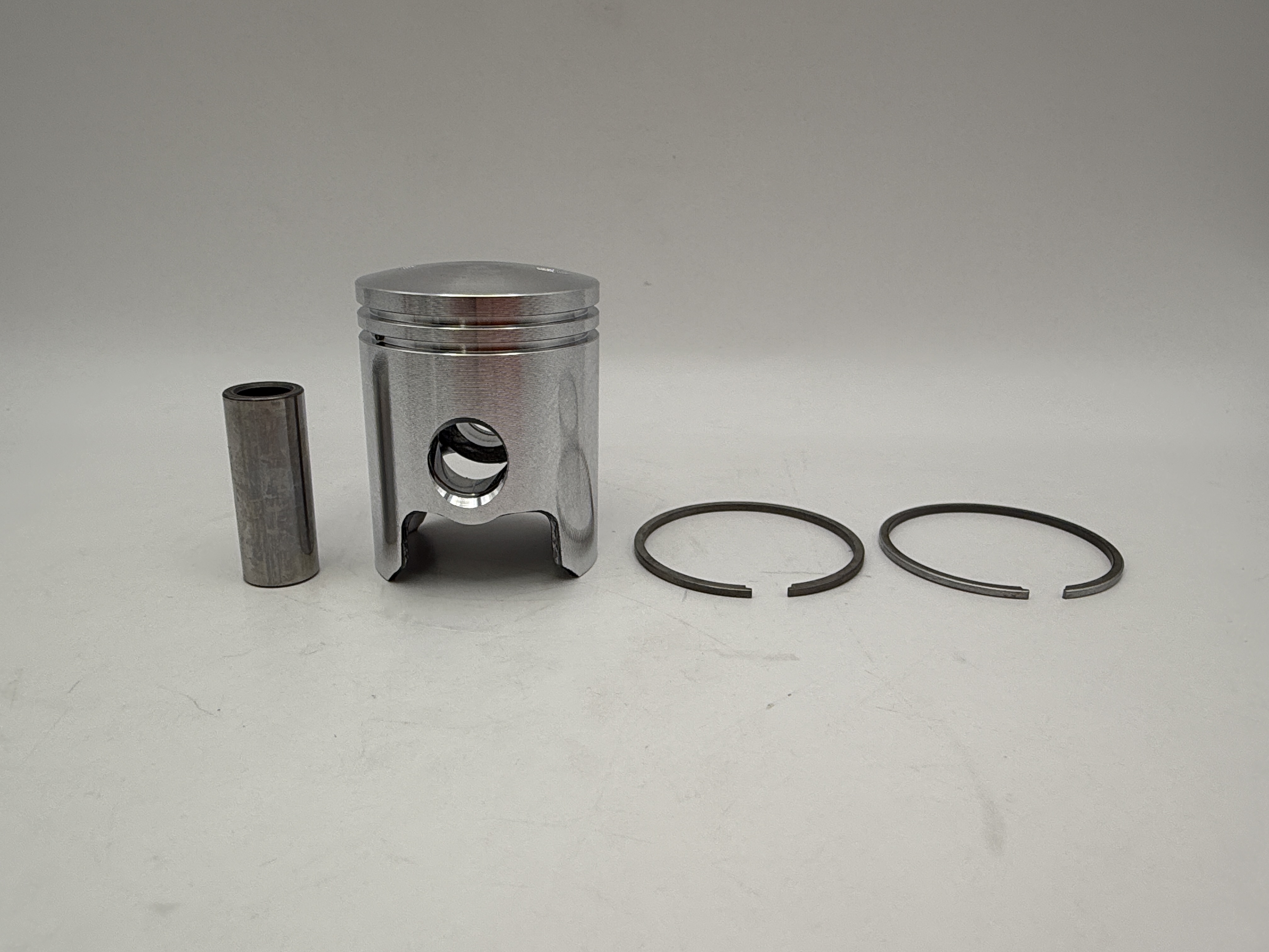 Athena Piston Kit (Cast Lite) 39.00mm Honda MB50 S, MT50 Air Cooled (B) (For Use With Athena Barrels Only)