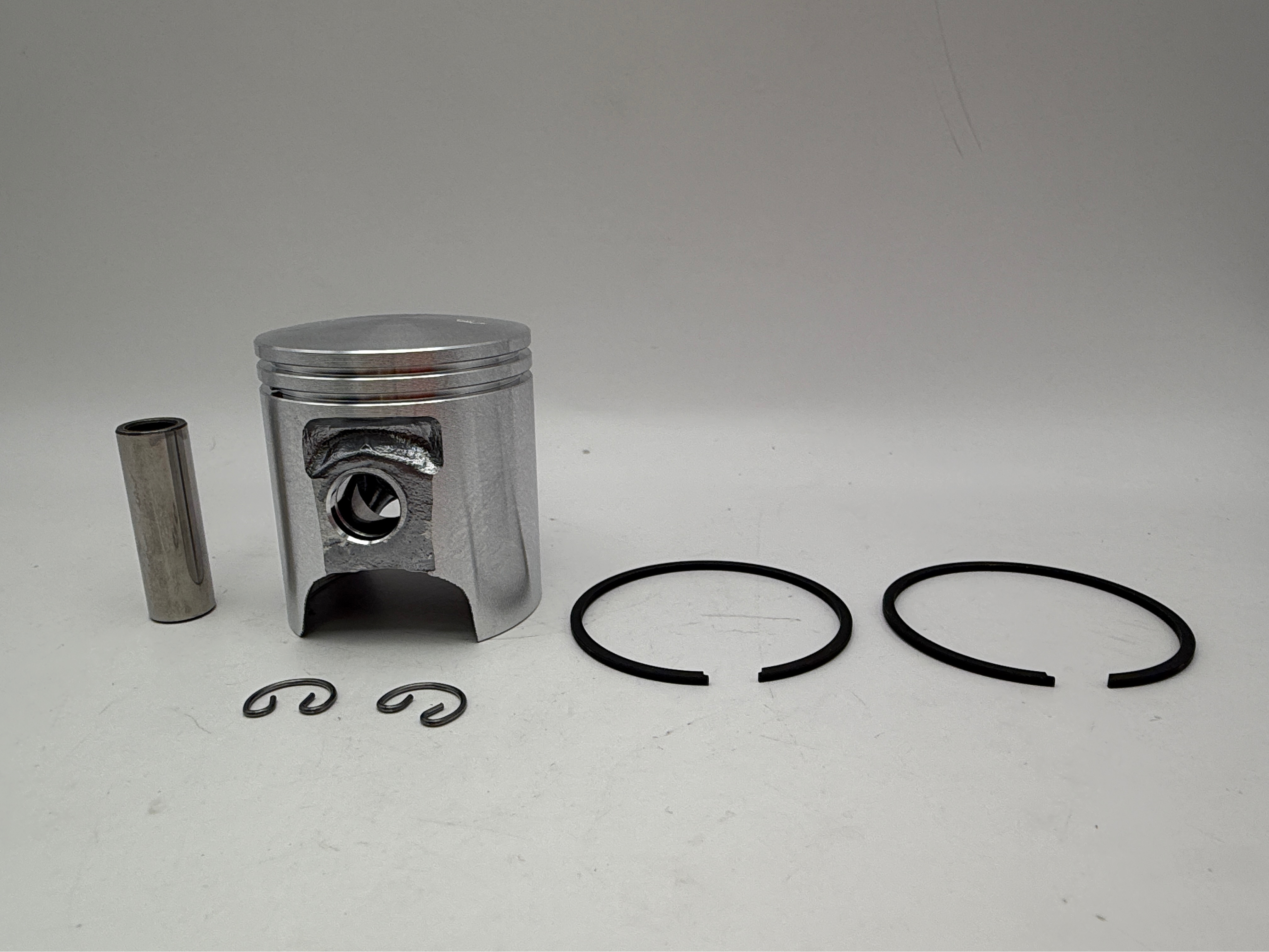 Athena Piston Kit (Cast Lite) 49.50mm Honda MBX80 L/C, MTX80 R L/C, NSR80 R L/C (B)