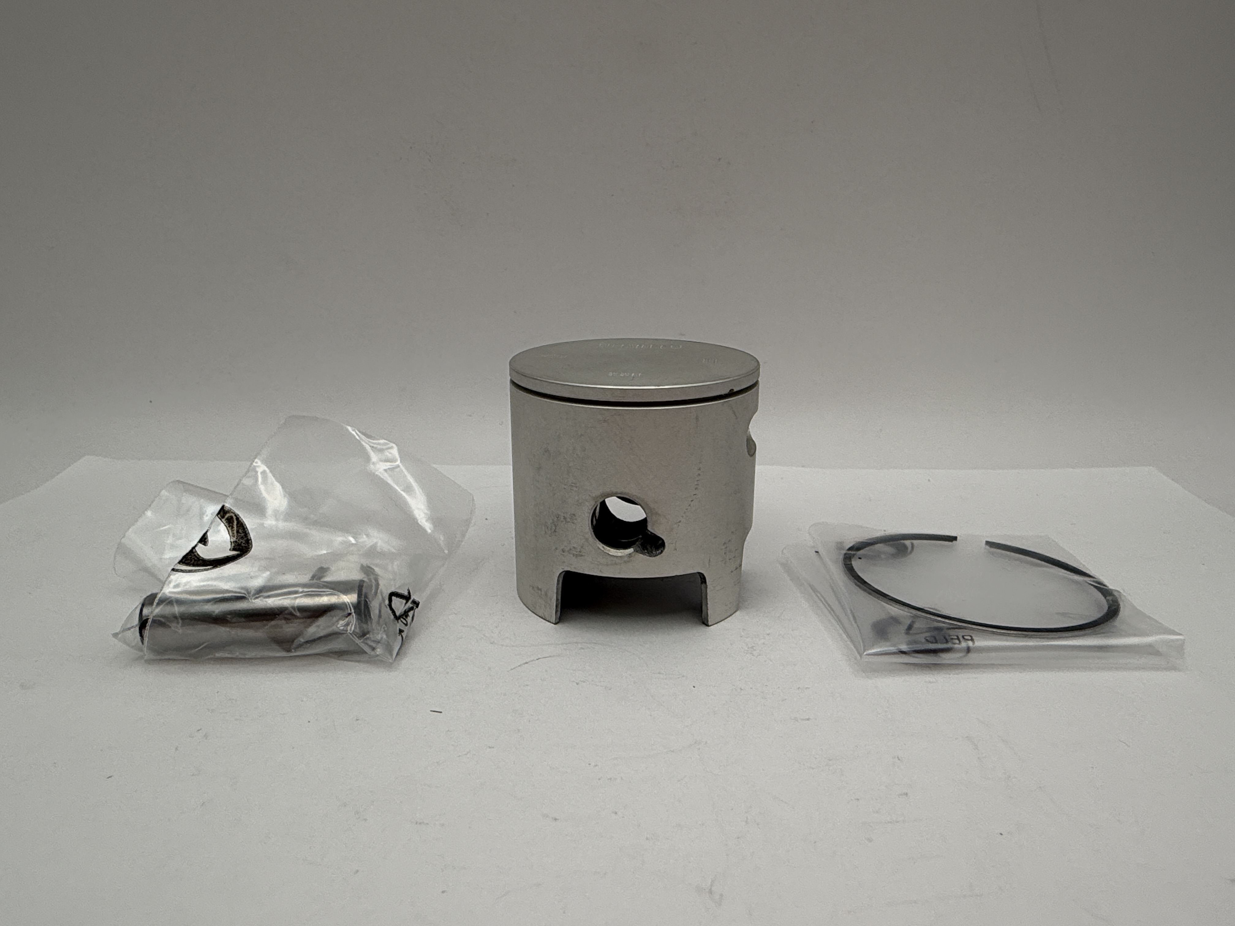 Athena Big Bore Piston Kit (Cast Lite) 47.55mm (+7.60mm) Yamaha BW's 50 97-16, CW50 95-03, EW50 Slider 00-02, Aprilia SR50 1994, Amico 50 96-98, Italjet Models, LEM Models, MBK Models (80cc Big Bore) (With 10mm Pin) (B)