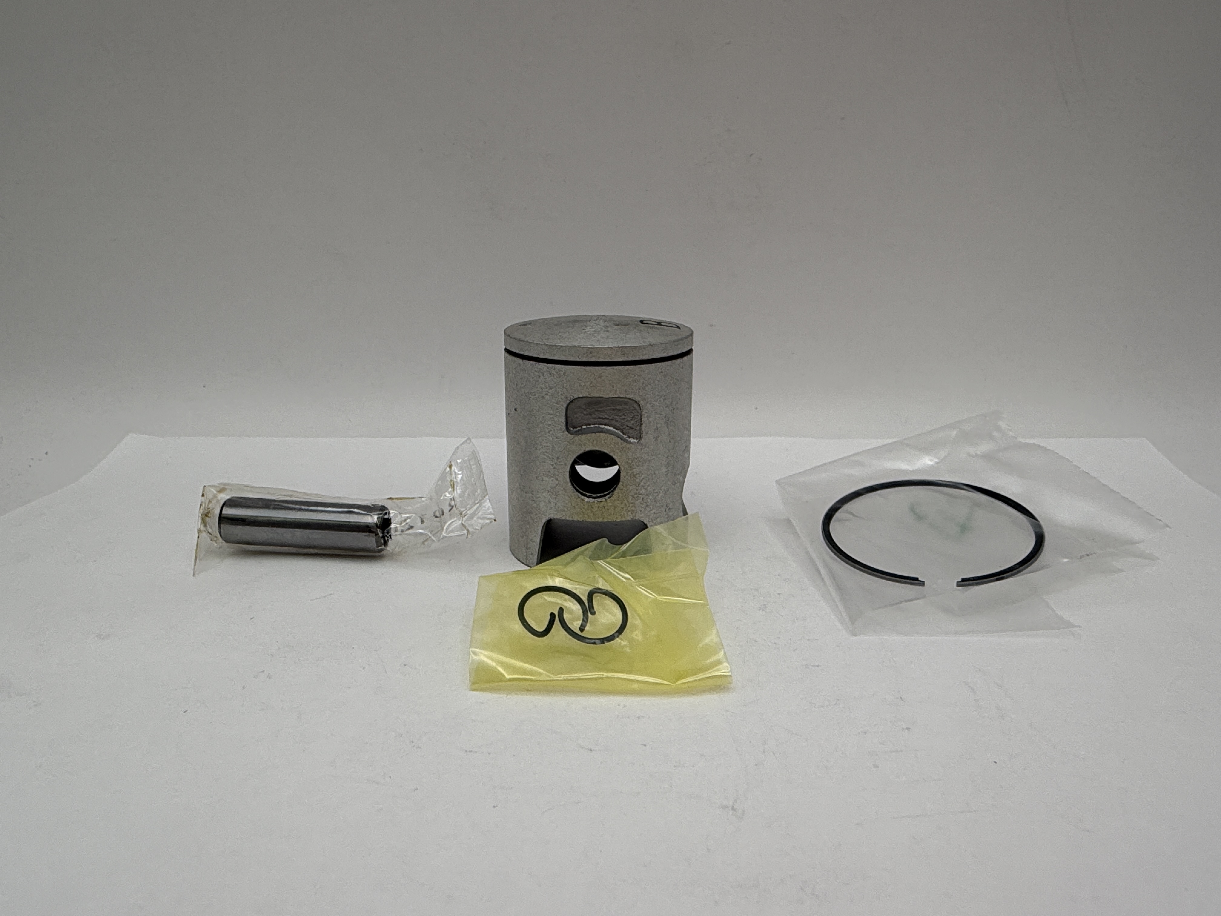Athena Piston Kit (Cast Lite) 39.97mm Yamaha Jog 50, Yamaha YH50 Why 99-05, YN50 Neo's 97-18, CS50 Jog 02-06, Aprilia SR50 94-01, Benelli Models, Malaguti Models, MBK Models (For Athena Cylinder Only) (B)