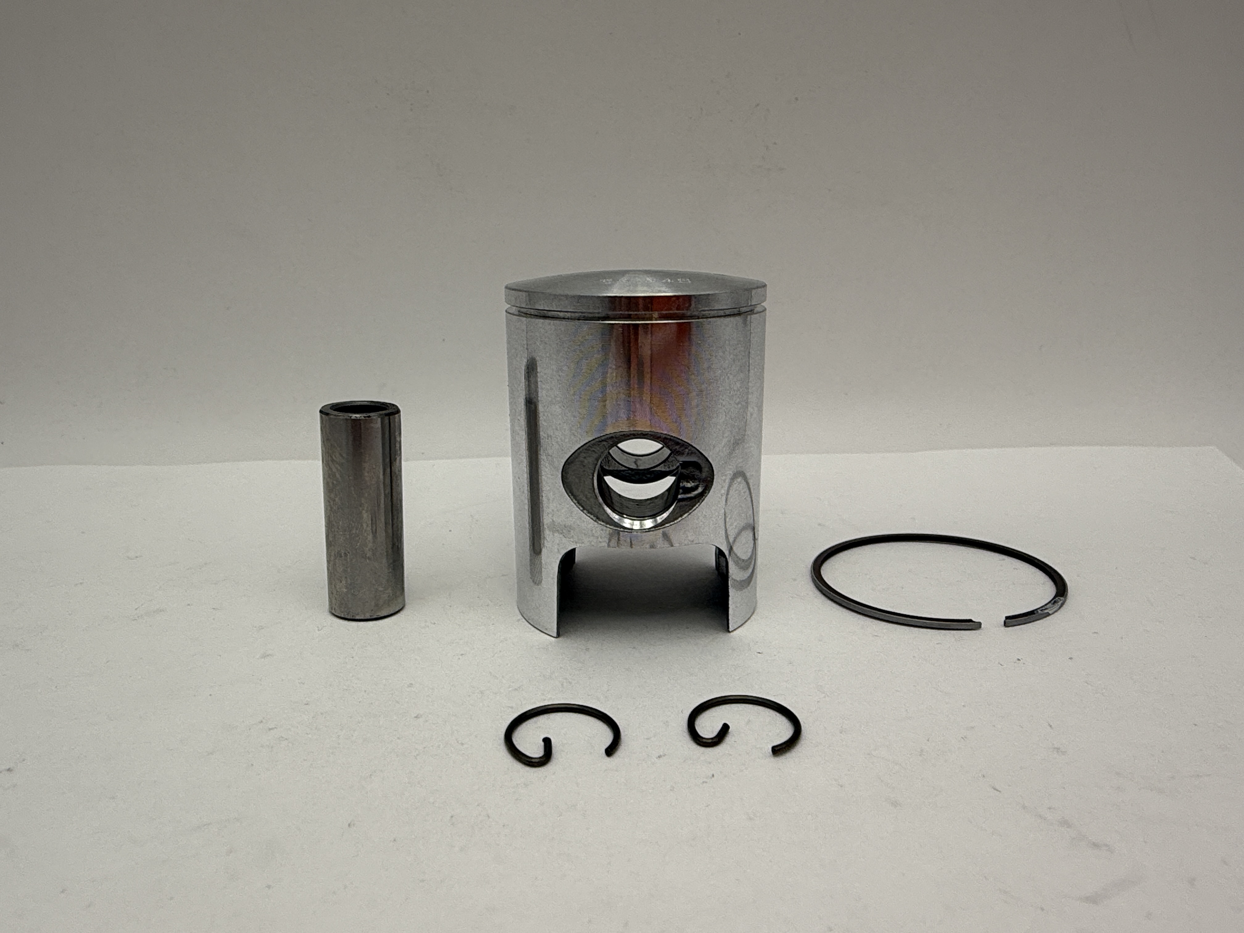 Athena Piston Kit (Cast Lite) 39.84mm Derbi Senda 50 06-12, GPR 50 06-12 (B)