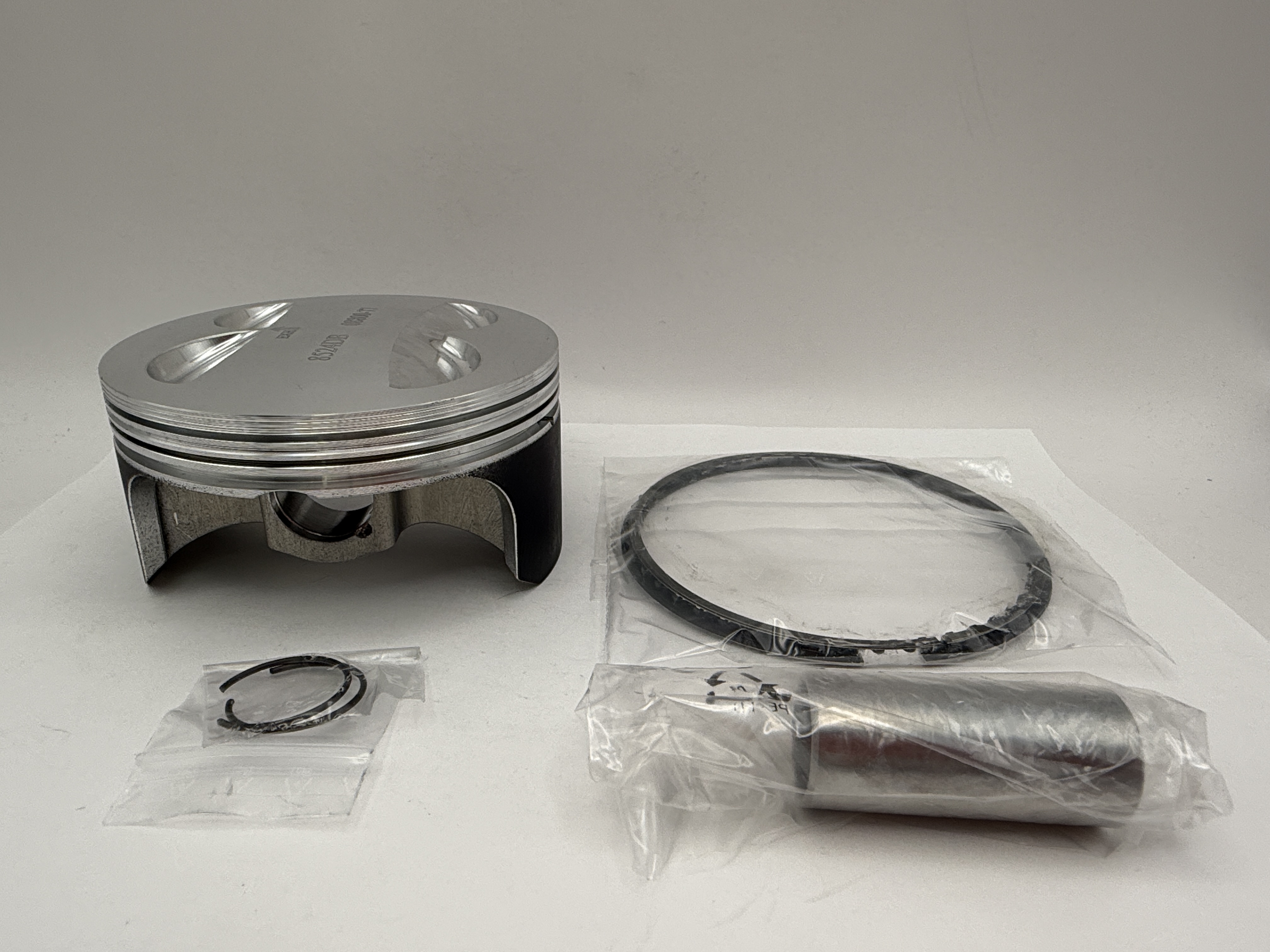 Athena Piston Kit (Forged) 100.95mm KTM 640 LC4 94-09, 640 Duke 94-09, 620 LC4 94-09 (B)