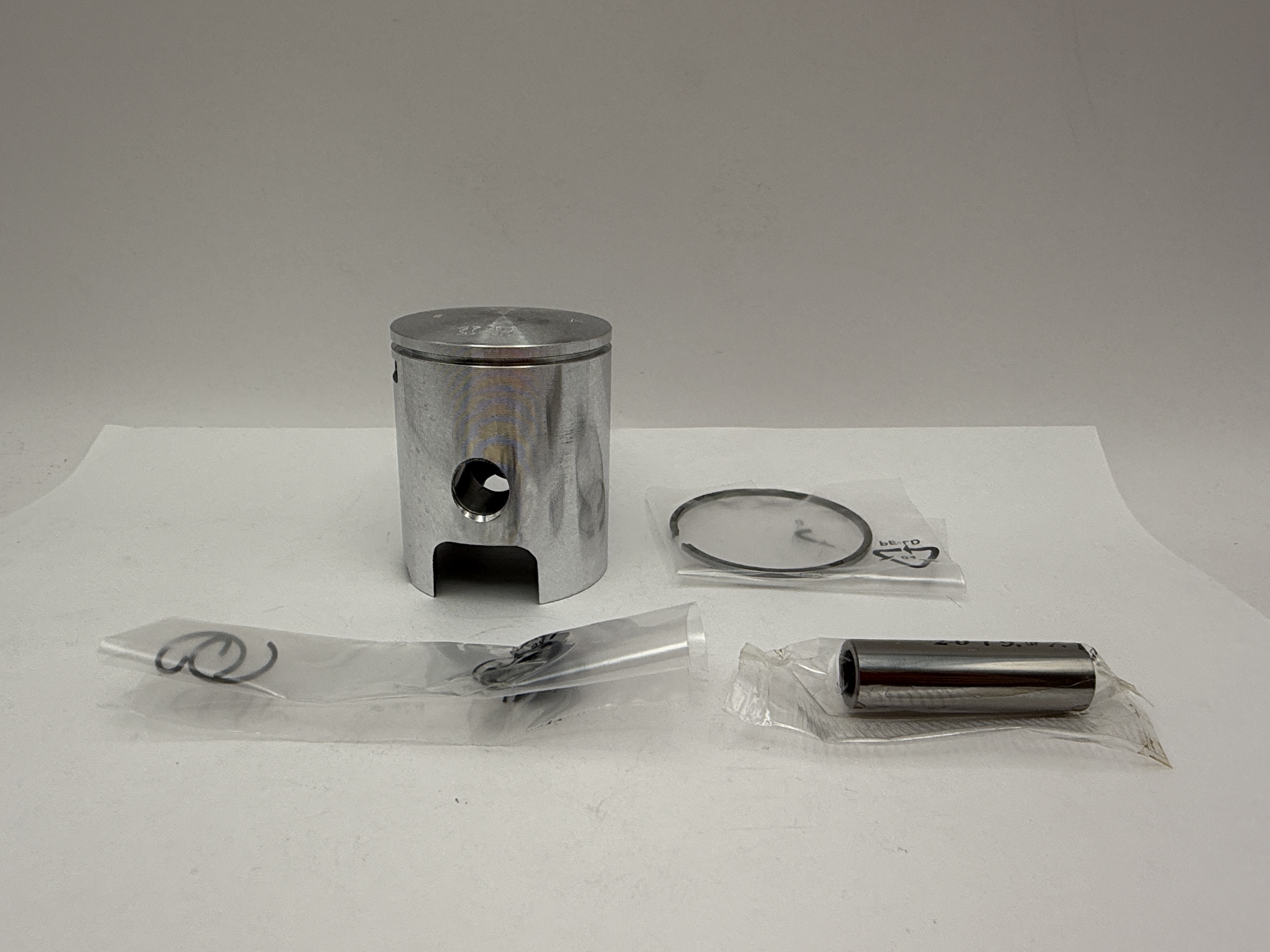 Athena Big Bore Piston Kit (Cast Lite) 47.96mm (+10.00mm) Sachs Batavus 50, City 50, Hercules Prima 50, Karstadt 50, M1 50, M2 50, M3 50, M4 50, M5 50, MX1 50, Optima 50, Rixe 50, Torrot 50 (80cc Big Bore) (B)