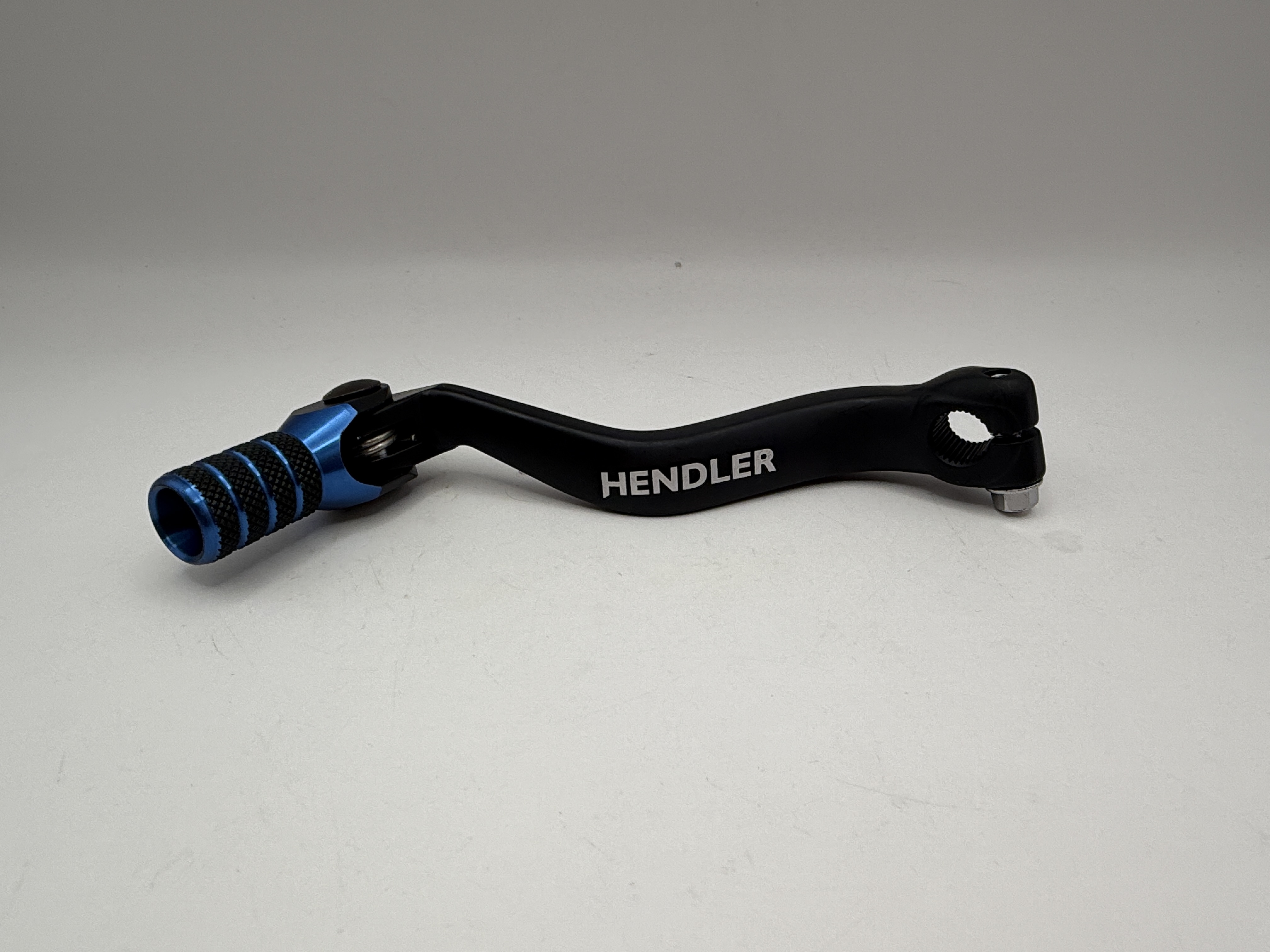 Hendler Gear Lever Alloy Black with Blue Tip Yamaha YZ60 1981-1983, YZ80 1981-2001, YZ85 2002-2006, IT125 1980-1981, IT175 1977-1979, TTR225 1999-2004, IT400 1979, IT425 1980, TT500 1979-1981 OE Ref's 2HF-18110-00 & 2HF-18110-01