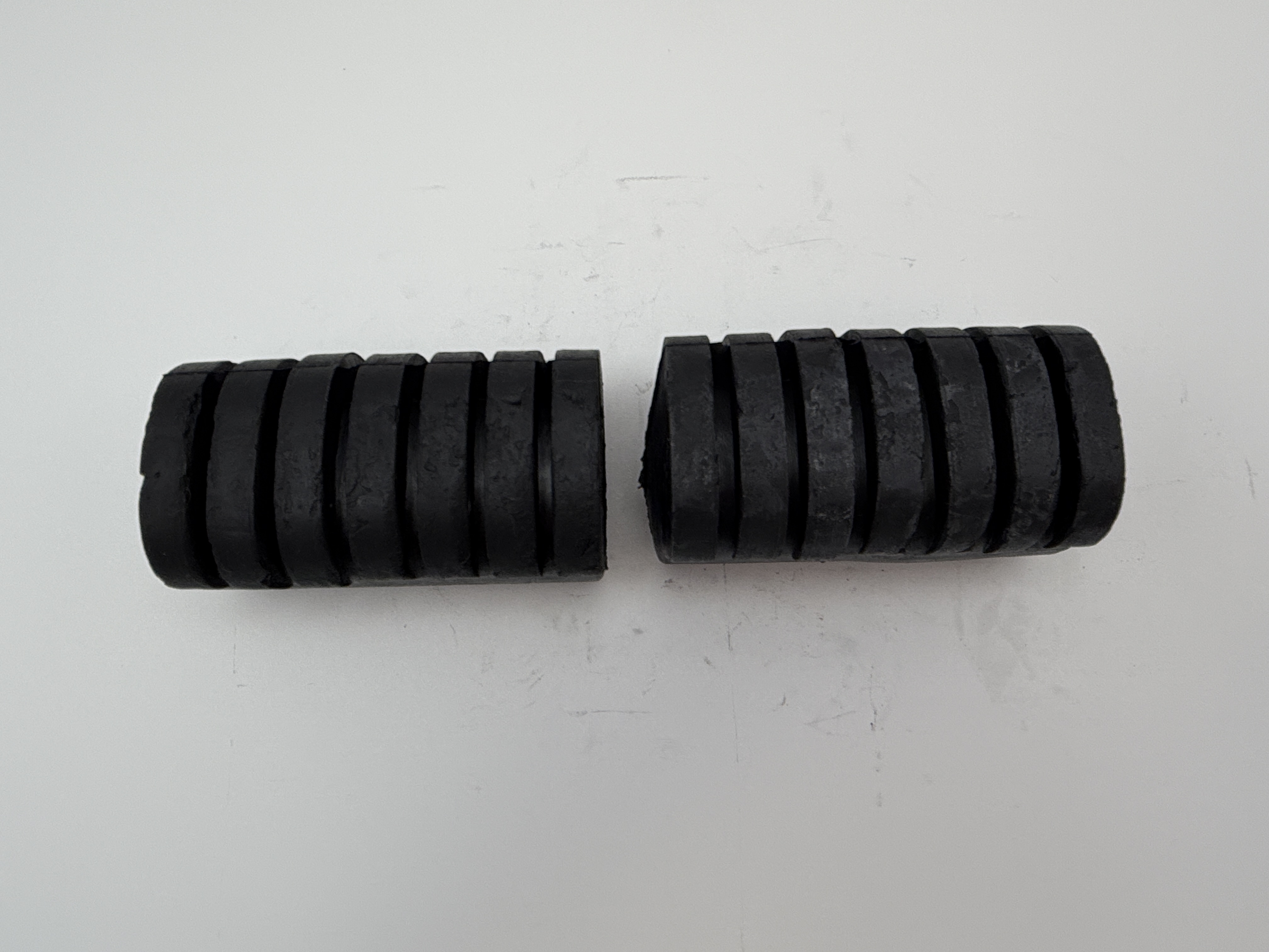 Hendler Footrest Front Rubber Yamaha PW80 83-10, DT175 74-77, XT500