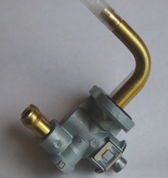 TourMax Petrol Tap Suzuki VS1400 87-00 34mm Centres, 6mm Outlets OE Ref: 44300-38B02