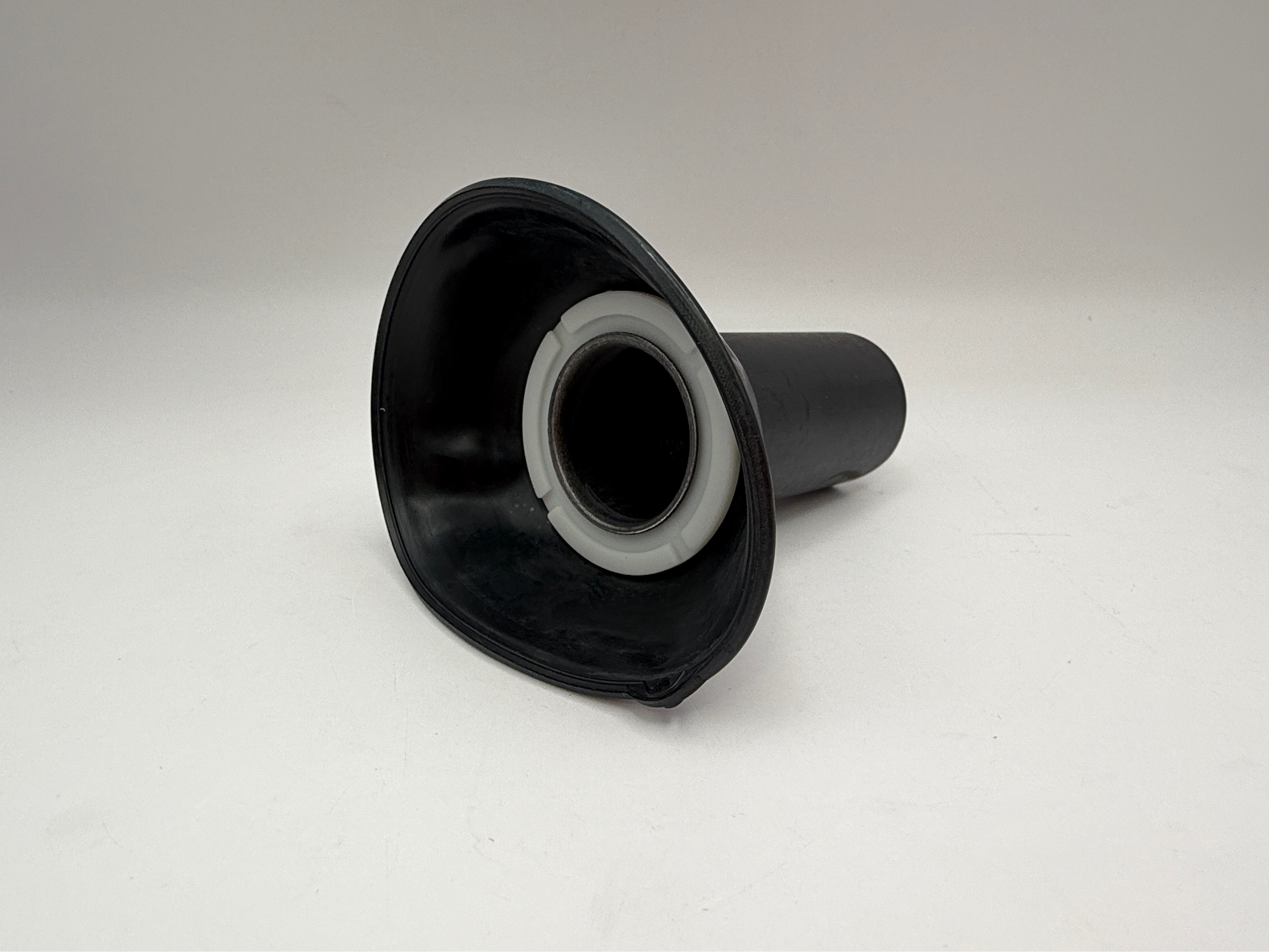 TourMax Carb Diaphragm Suzuki VS600GL Intruder 95-97, VS750 Intruder 85-91, VS800 Intruder 92-95, VX800 90-94, VZ800 Marauder 97-02, VS1400 Intruder 87-88 (Front) OE Ref: 13500-05A10