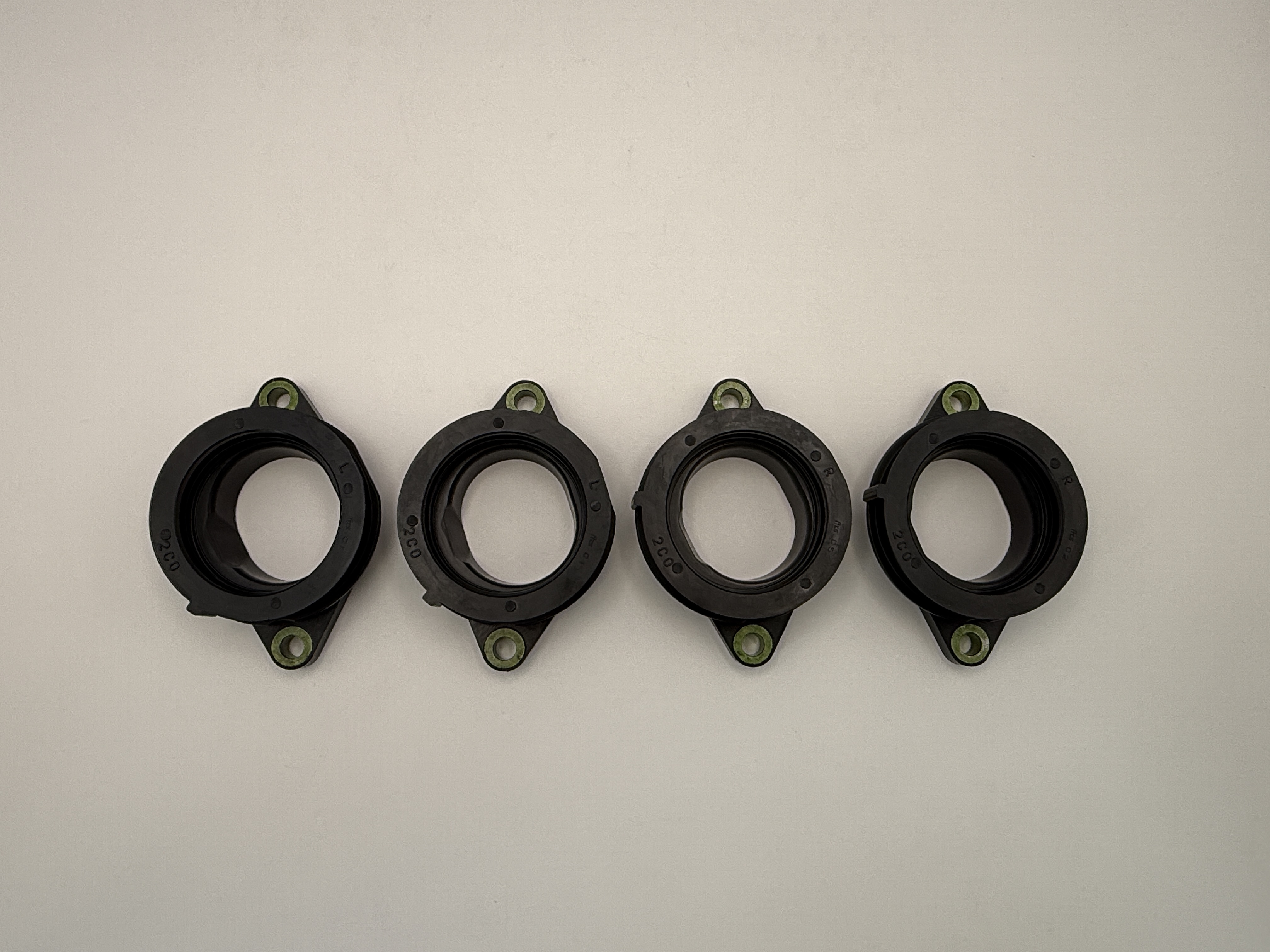 TourMax Throttle Body to Head Rubbers Yamaha YZF-R6 06-26 OEM Ref: 2C0-13596-00 / 2C0-13586-00
