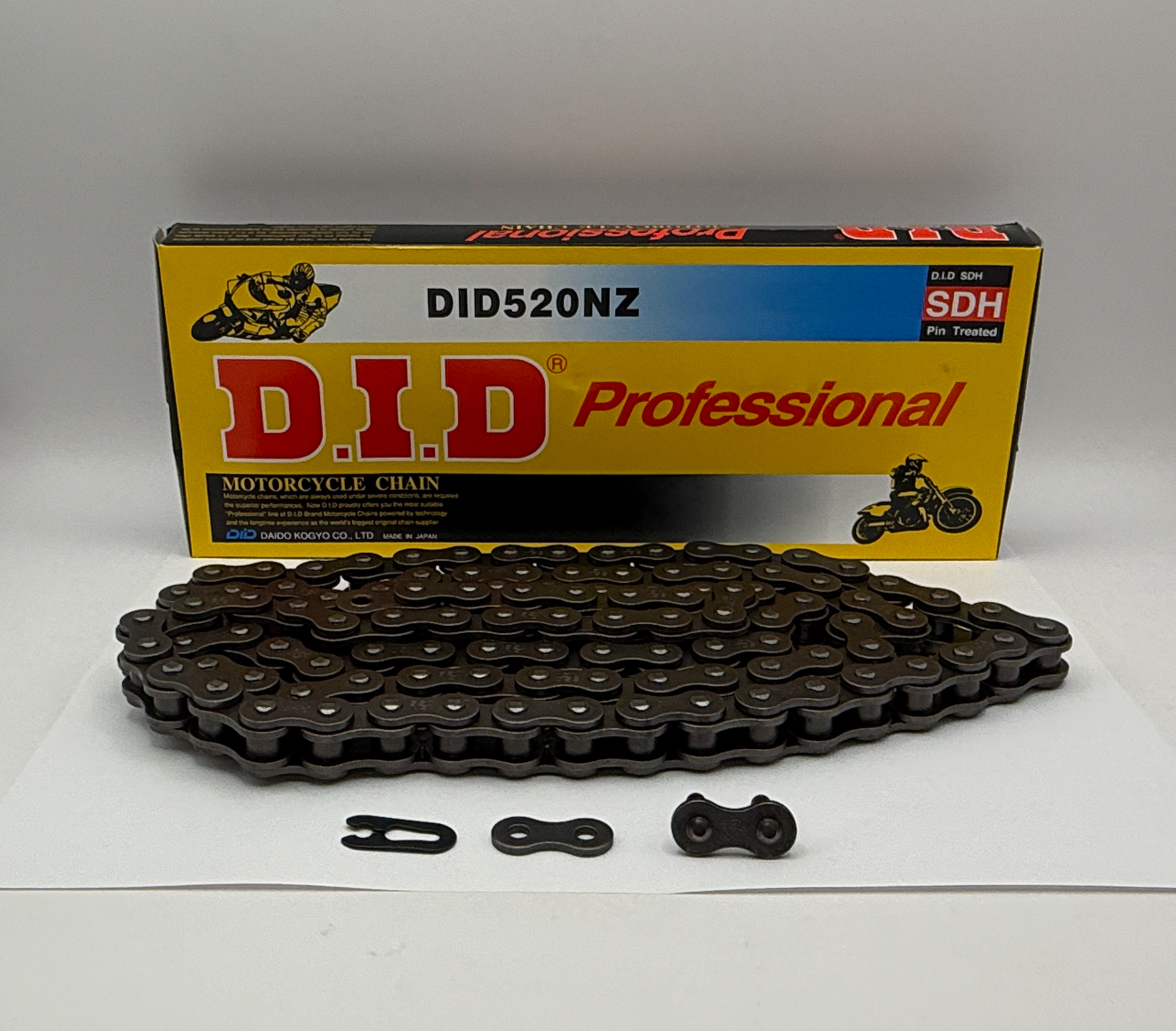 DID Chain Super Heavy Duty Vintage Black NZ 520-106L (35.8KN) (FJ Press Split Link)