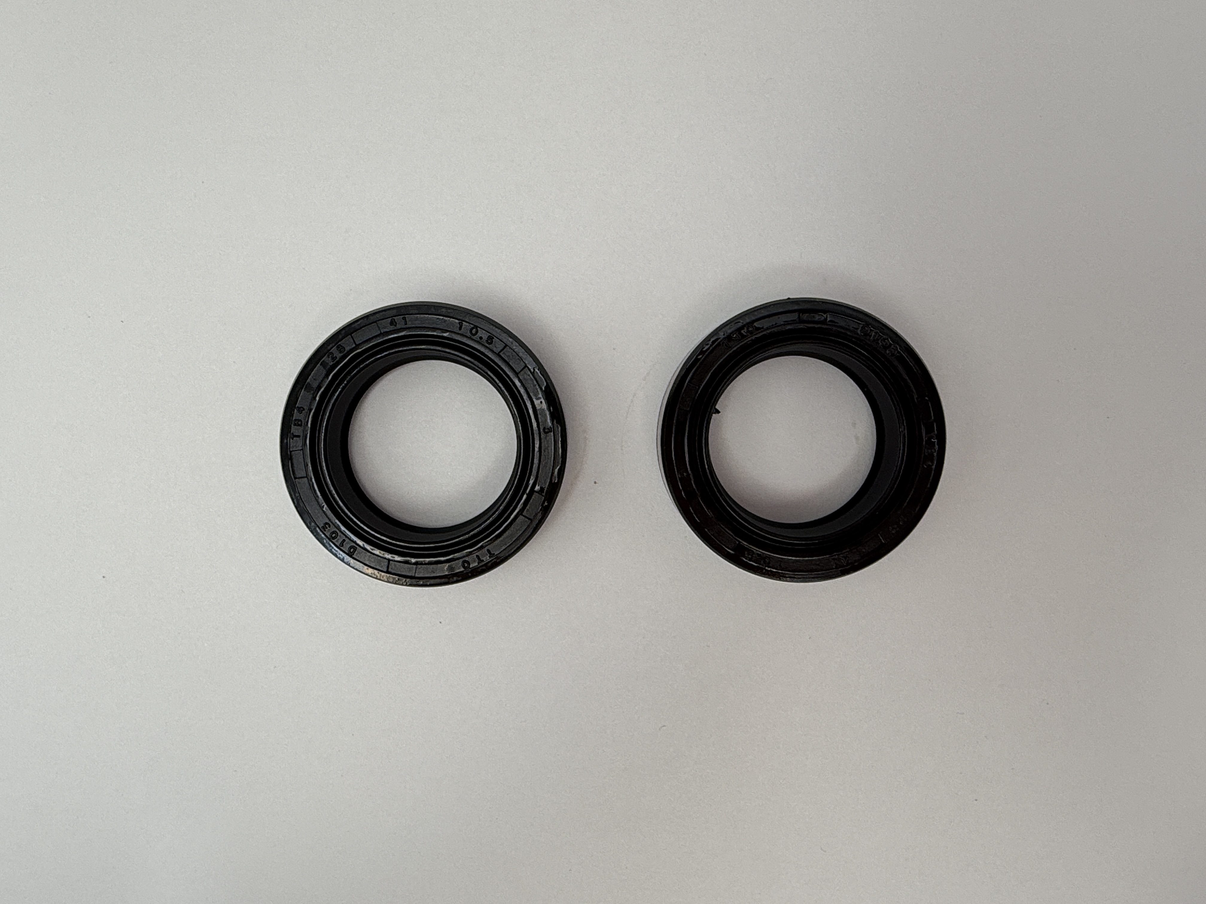 Hendler Fork Seals 28mm x 41mm x 10.5mm With No Lip