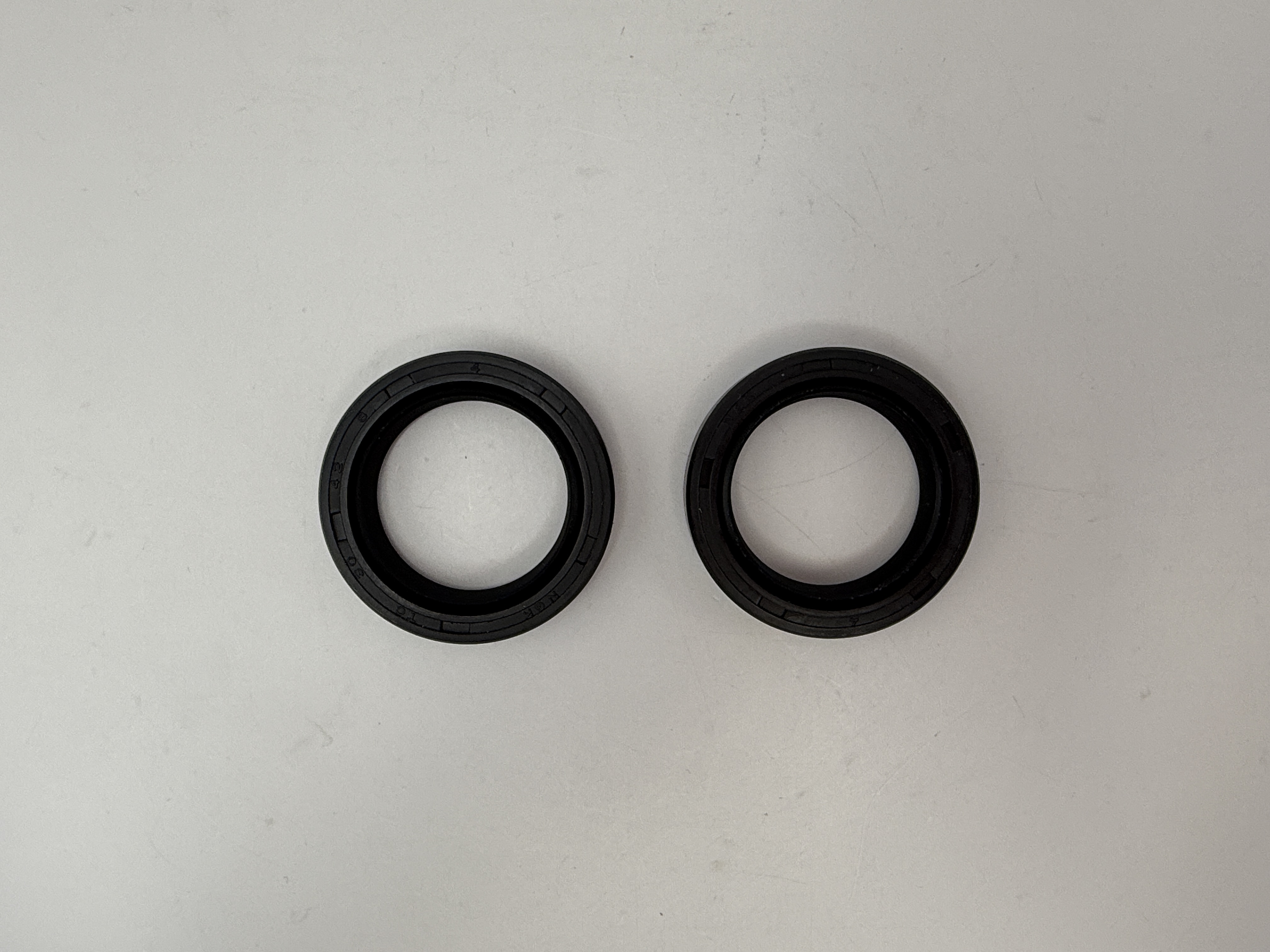 Hendler Fork Seals 30mm x 42mm x 8mm With No Lip