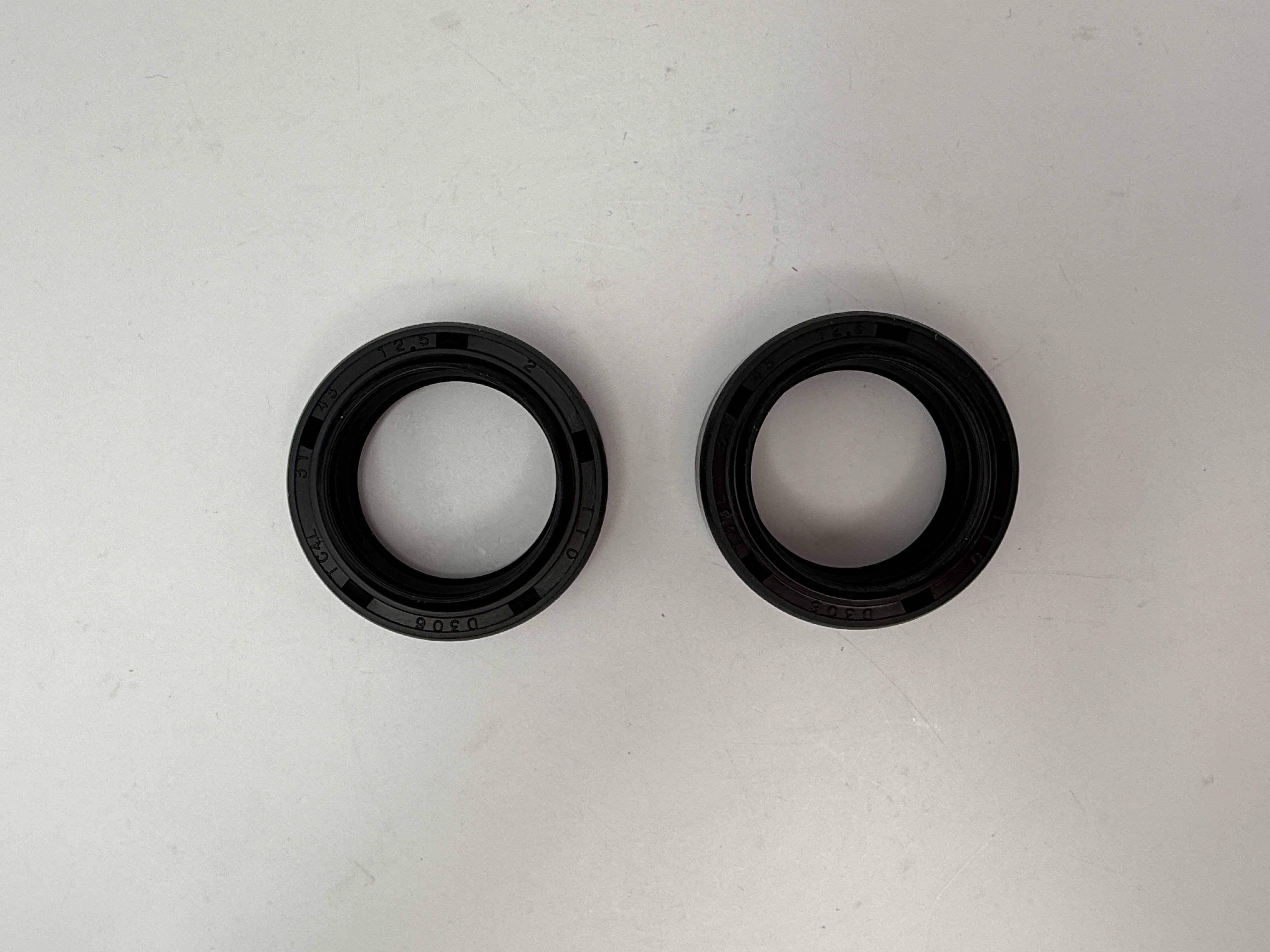 Hendler Fork Seals 31mm x 43mm x 12.5mm With A Lip Of 14.5mm