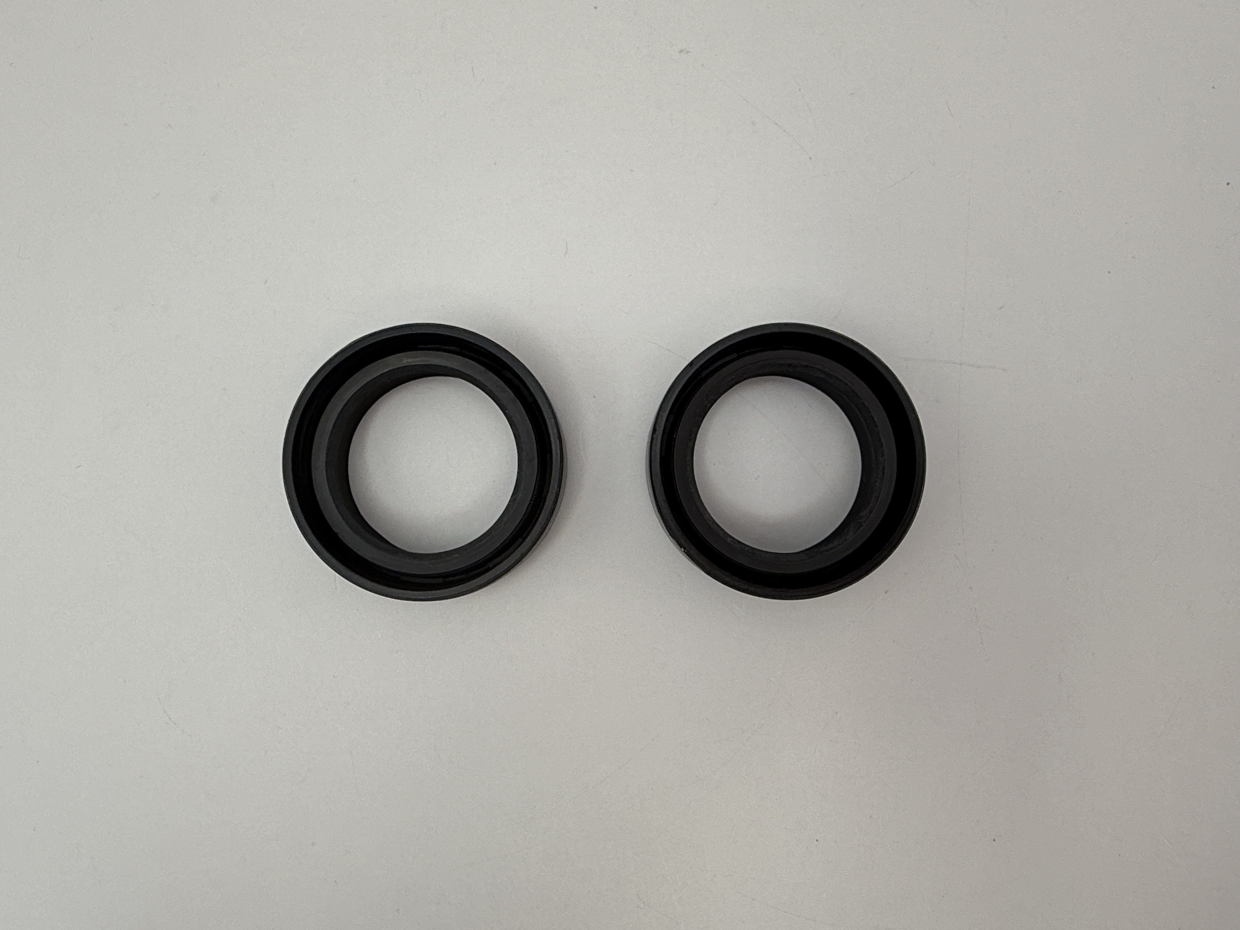 Fork Seals 31mm x 43mm x 12.5mm With A Lip Of 14.5mm