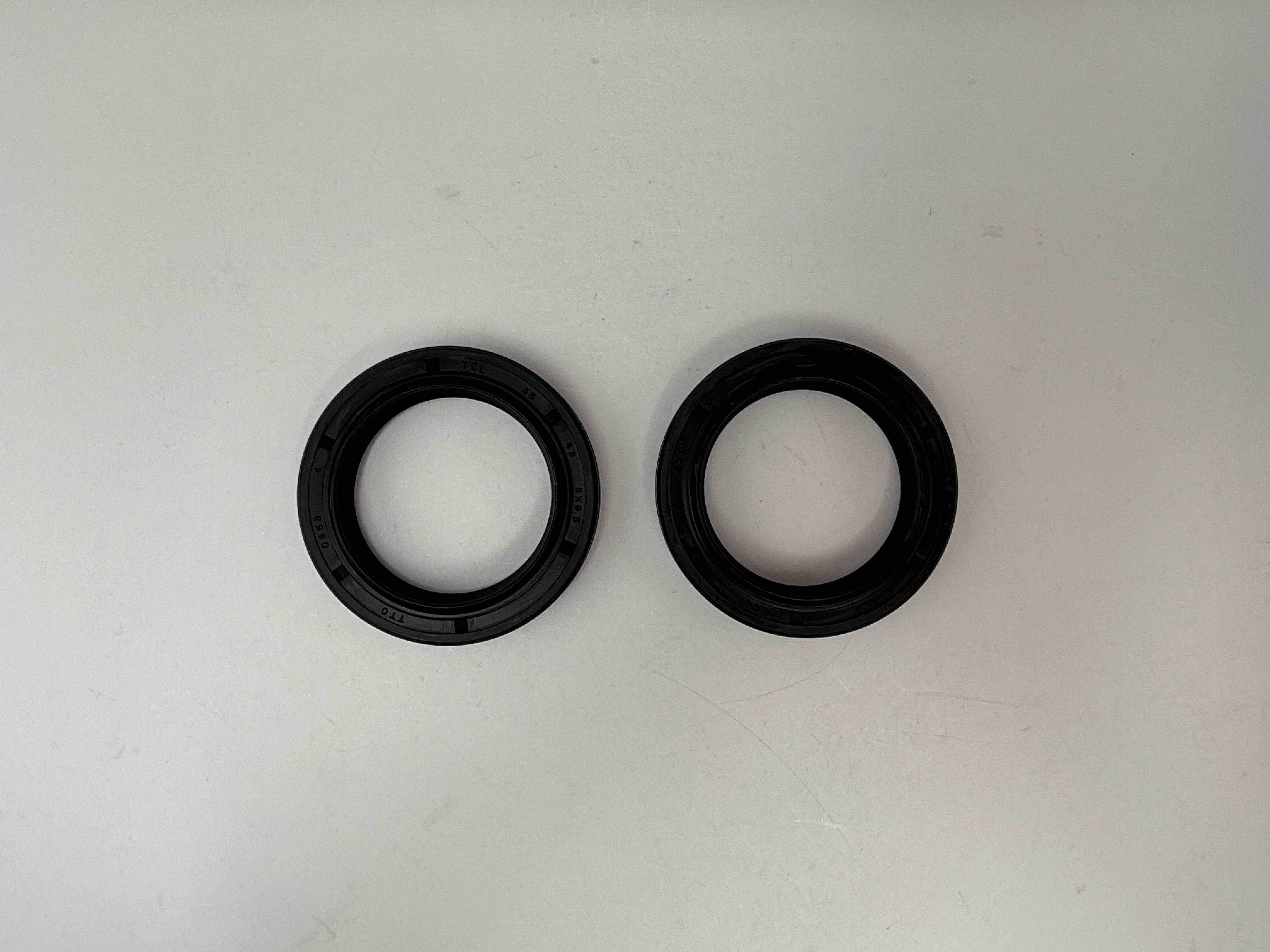 Hendler Fork Seals 35mm x 48mm x 8mm With A Lip Of 9.5mm