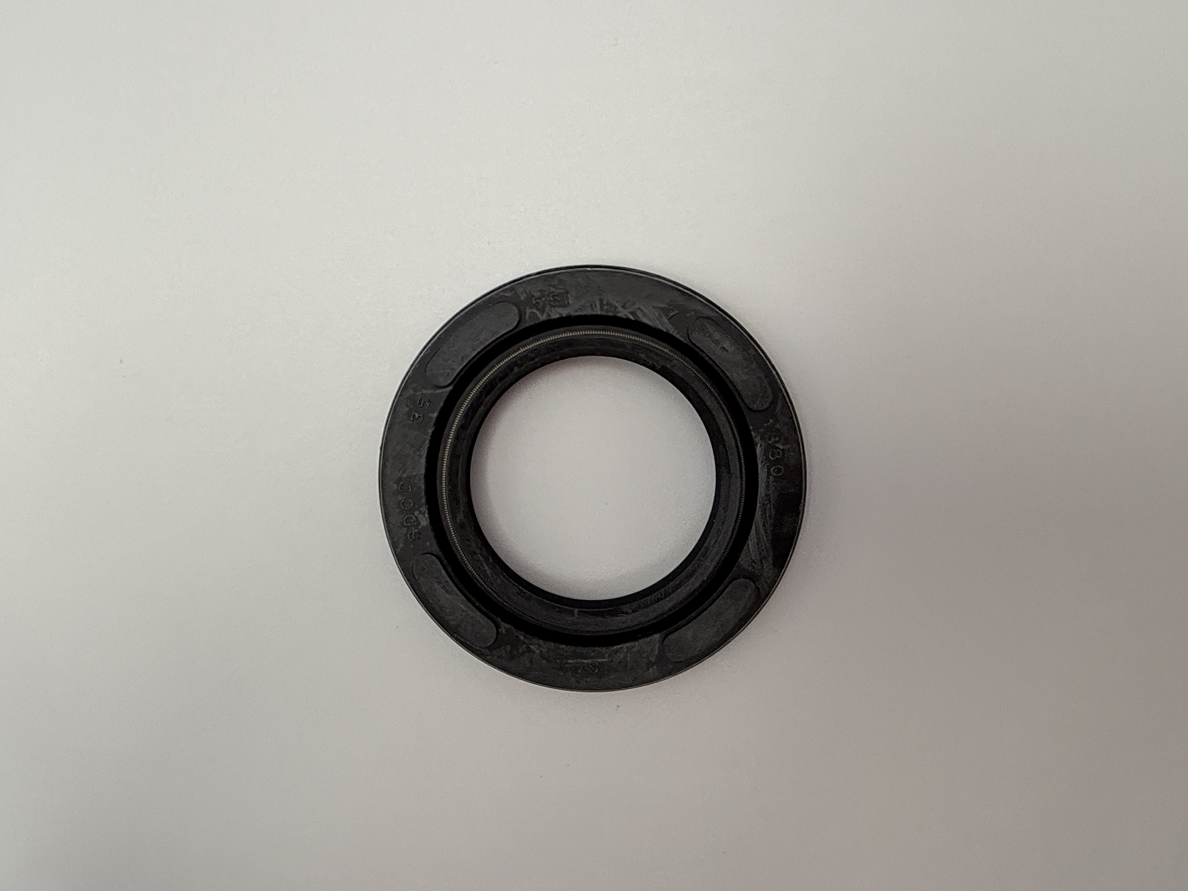 Hendler Oil Seal 55 x 35 x 7/8.25 With 4 Castles & Ridged
