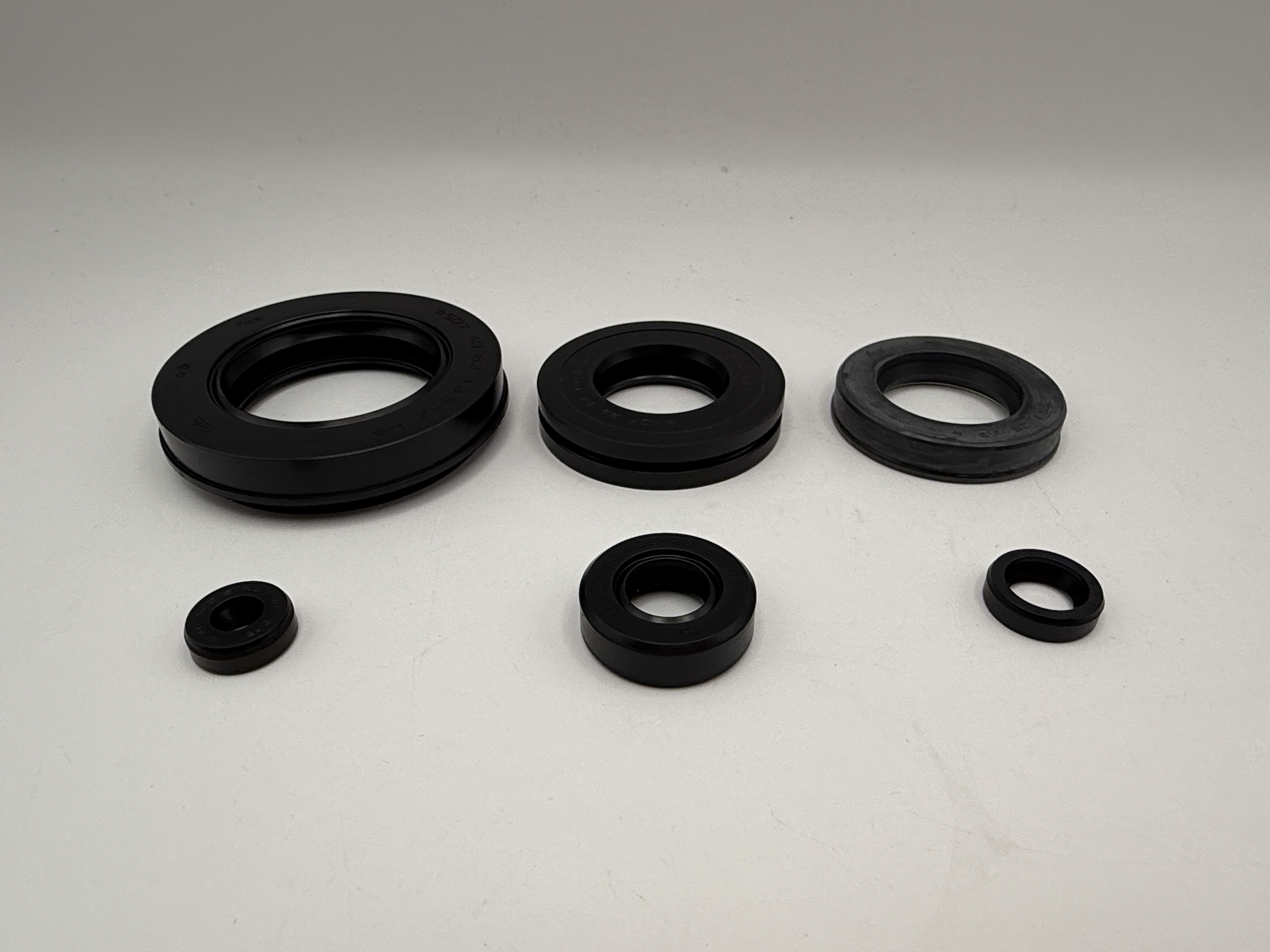 TourMax Engine Oil Seal Kit Honda CB750C 80-82, CB750F 79-82, CB750K 79-82, CB750L 79, CB750SC 82-83 (6 Seals)