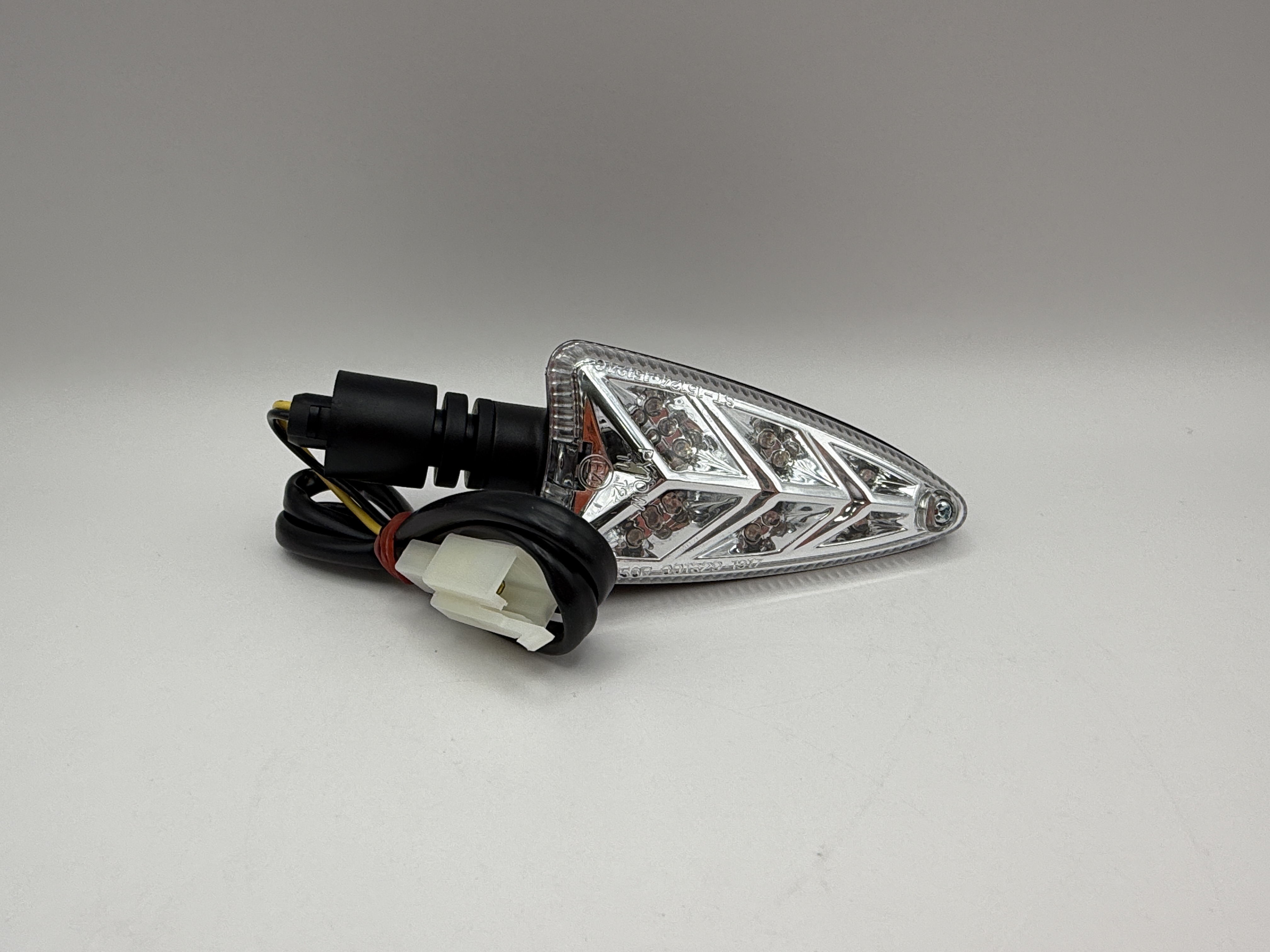 Hendler Indicator LED Replacement for Yamaha YZF-R125 2013-2018, WR125R/X, 2013-2014, MT125 2015-2019 Front Left & Rear Right (Clear Lens) Wire Length 43cm with male bullet connectors. OE Ref. 5D7-H3310-10, 5D7-H3340-10, 22B-H3310-11, 22B-H3340-11