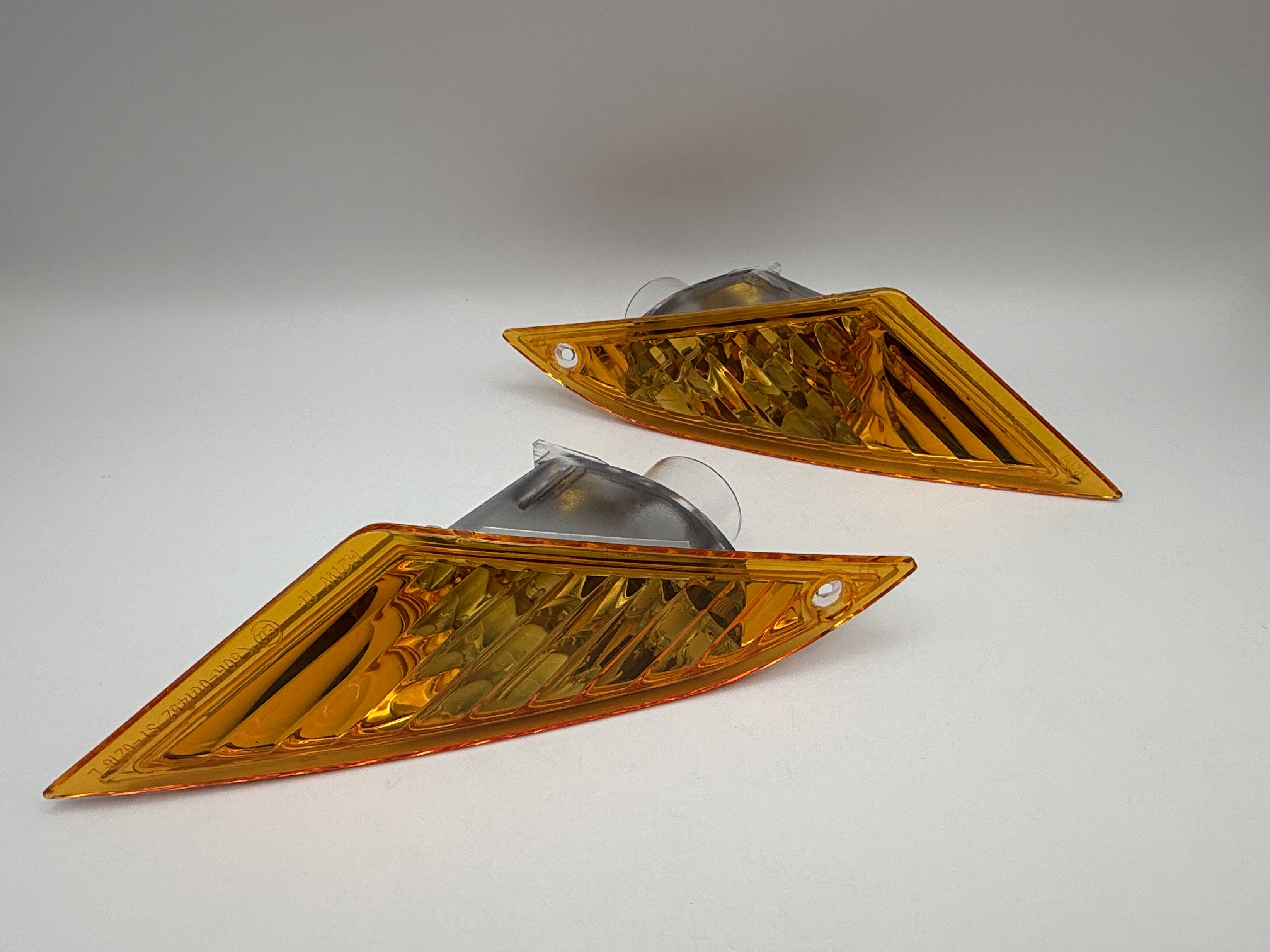 Hendler Indicators BMW K1200GT(K40) 2004-2008, K1300GT(K44) 2007-2011, K1300GT Exclusive Edition(K44) 2007-2010 Front Left & Front Right (Amber Lens) OE Ref's 63137688632, 63137688635