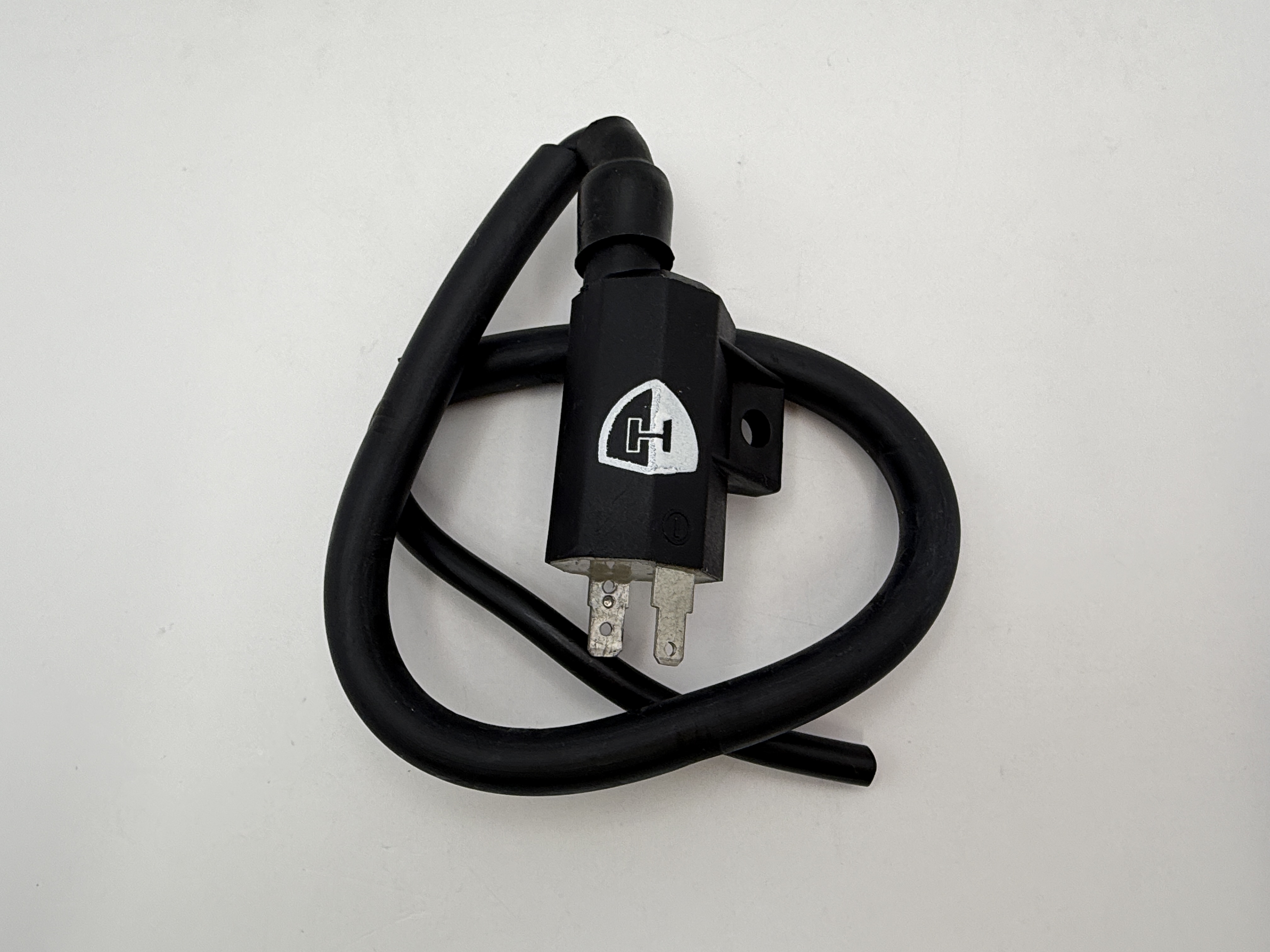 Ignition Coil 6v or 12v CDI Single 2 Spades (1 Bolt on Side) KMX Style P: 0.3Oh, S: 3.00KOh
