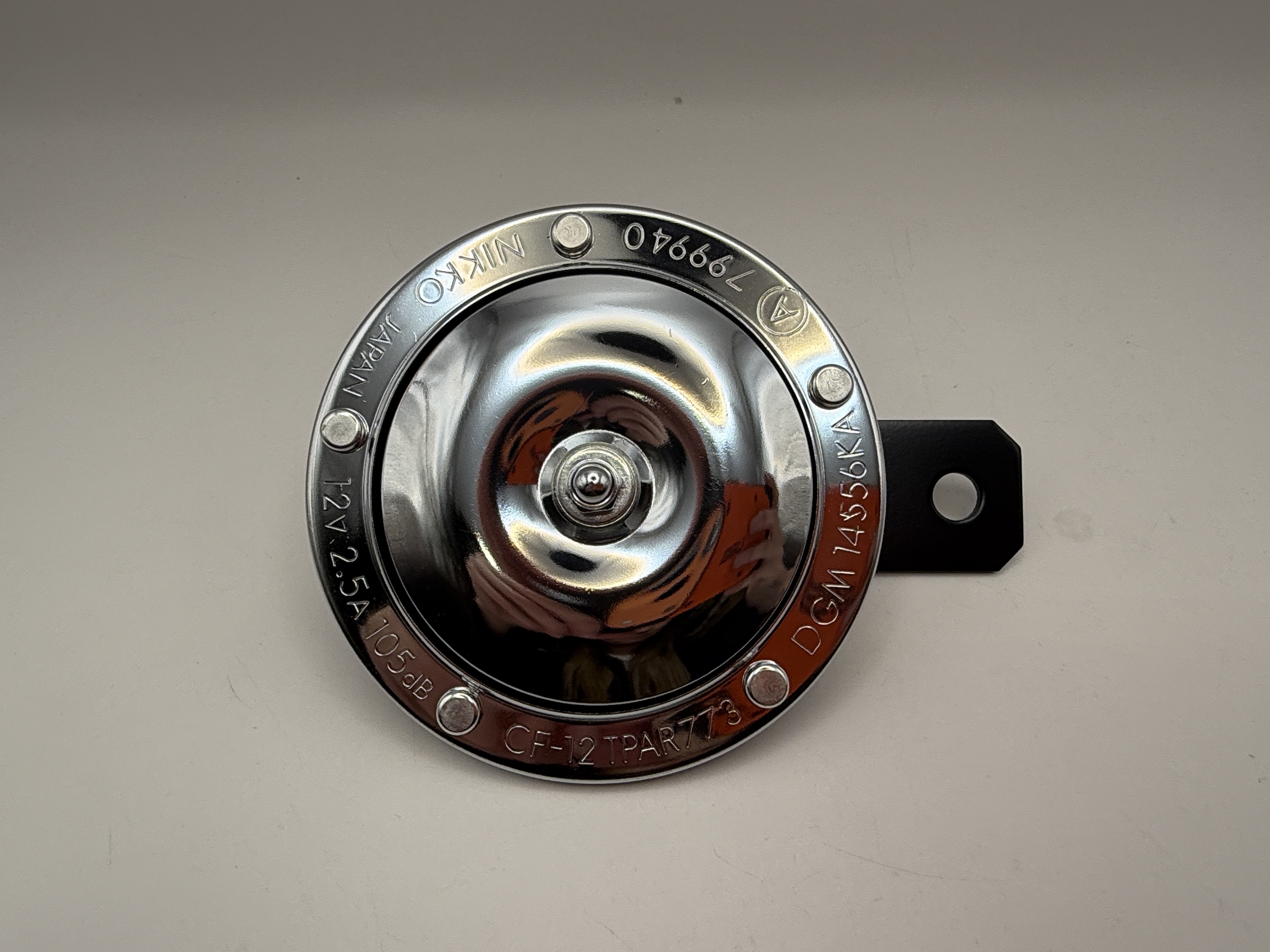 Nikko Horn 12 Volt (12V) Chrome with Black Bracket OD 90mm (108dB) (415Hz) (2.5A) (Made in Japan)