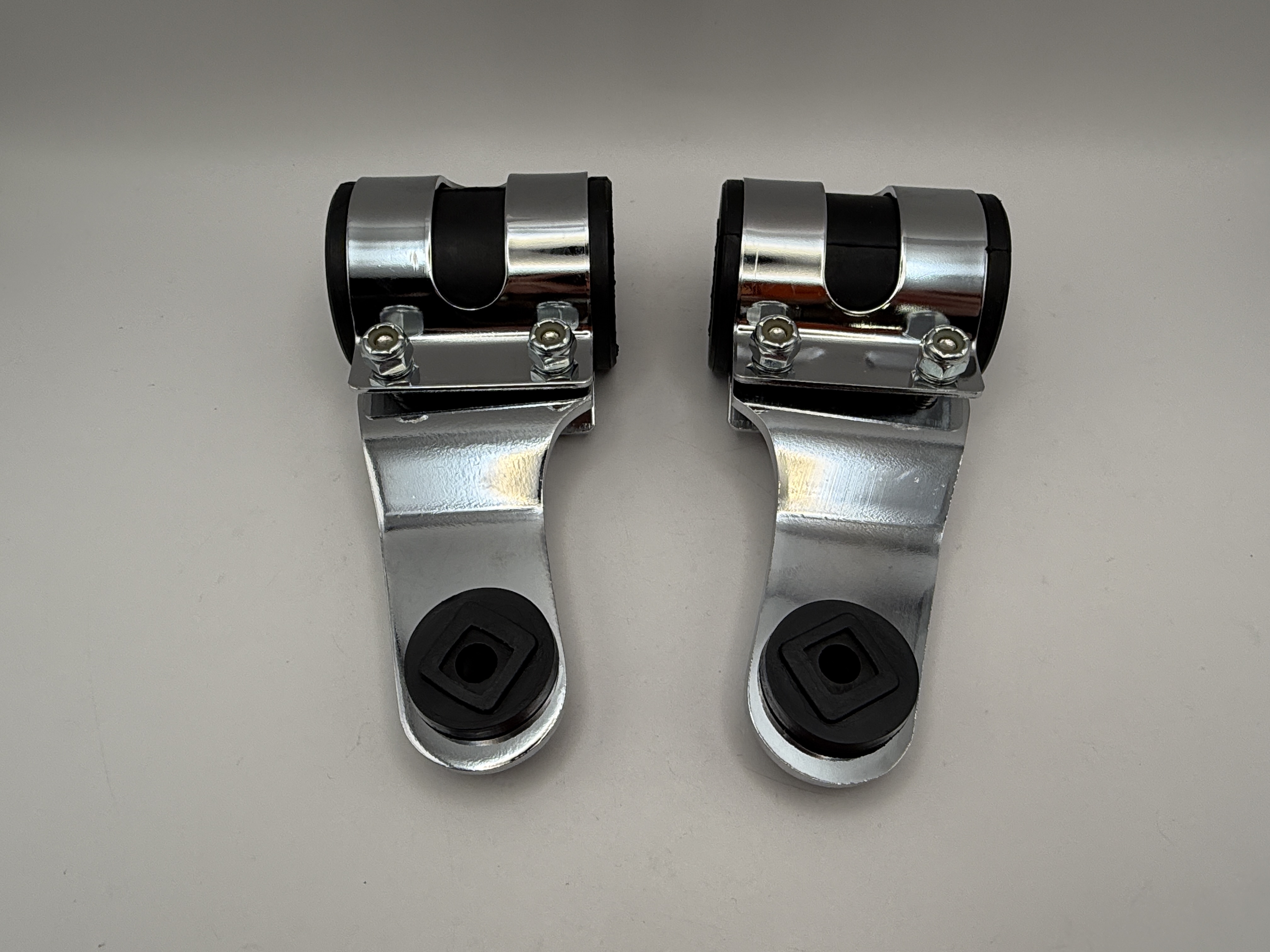 Hendler Headlight Brackets Chrome Deluxe (With Rubbers) To Fit 26mm to 37mm Forks