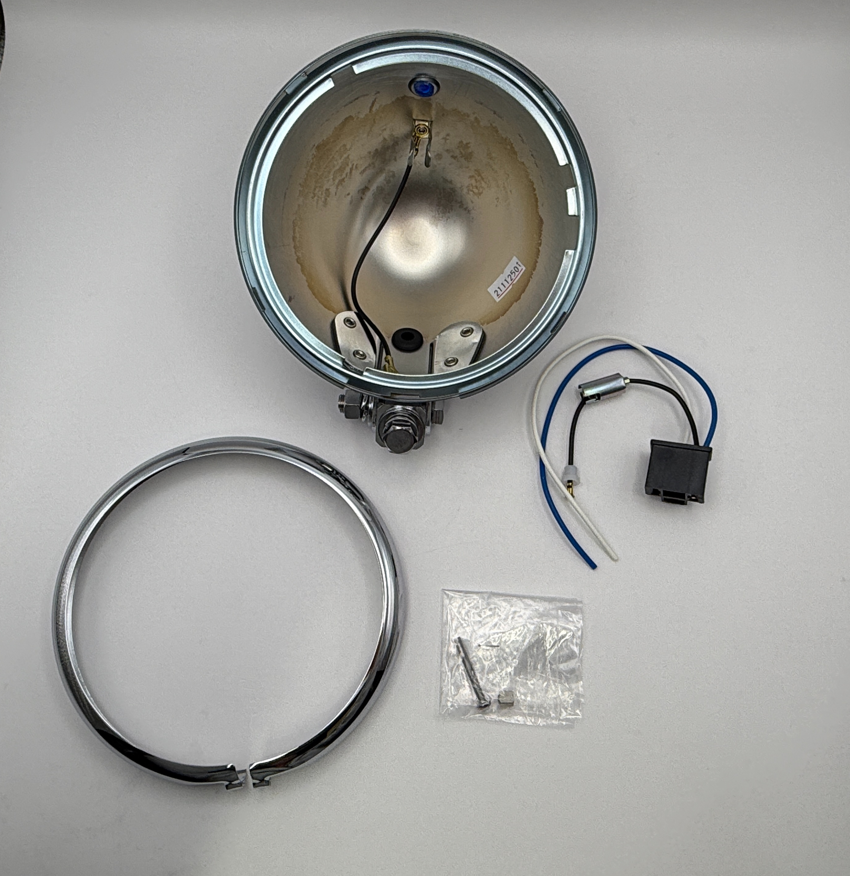 Hendler Headlight Shell Bottom Mount Chrome Bates 5.75''