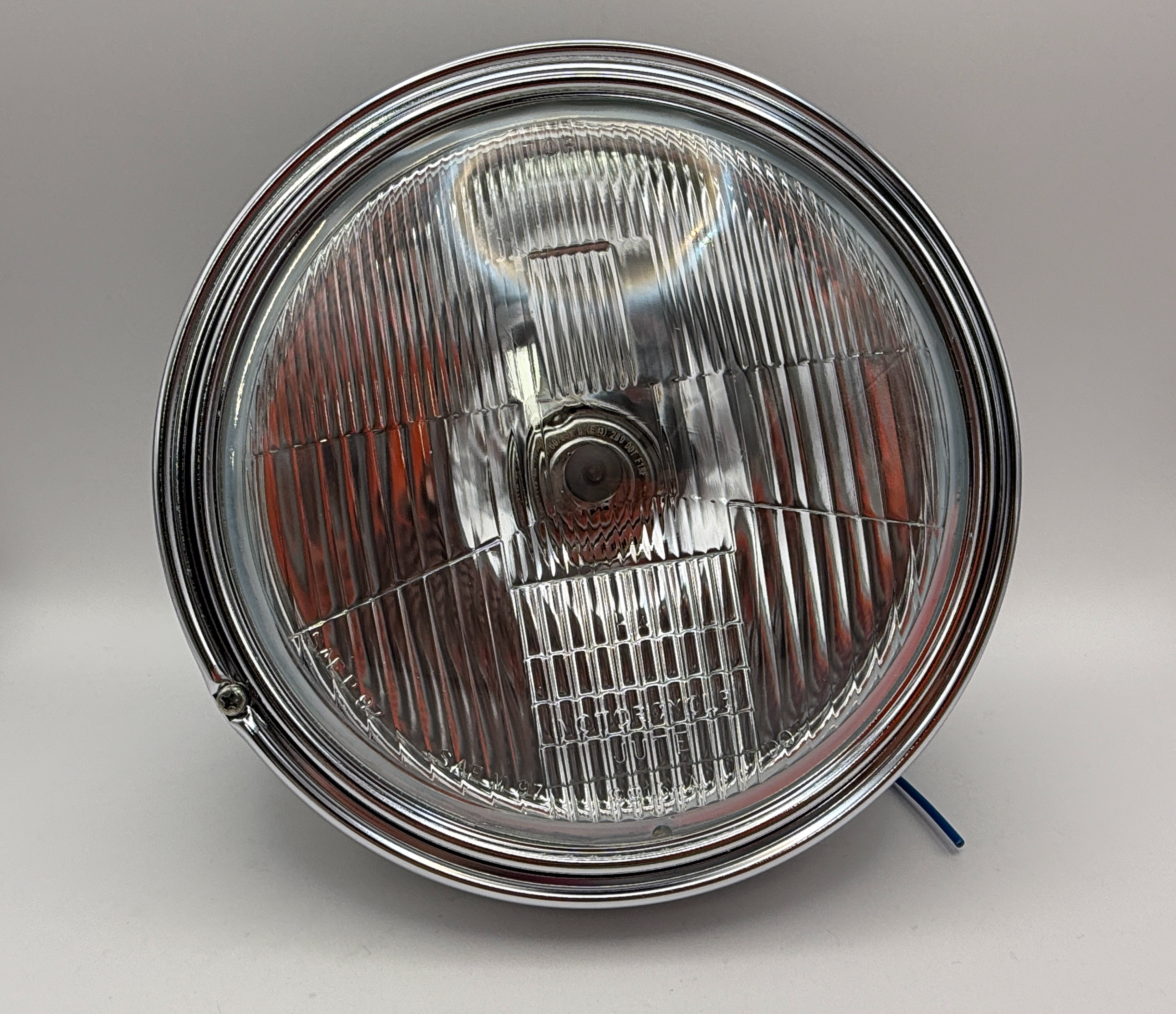Hendler Headlight Round Black Complete British Style 8'' (Not E-Marked)