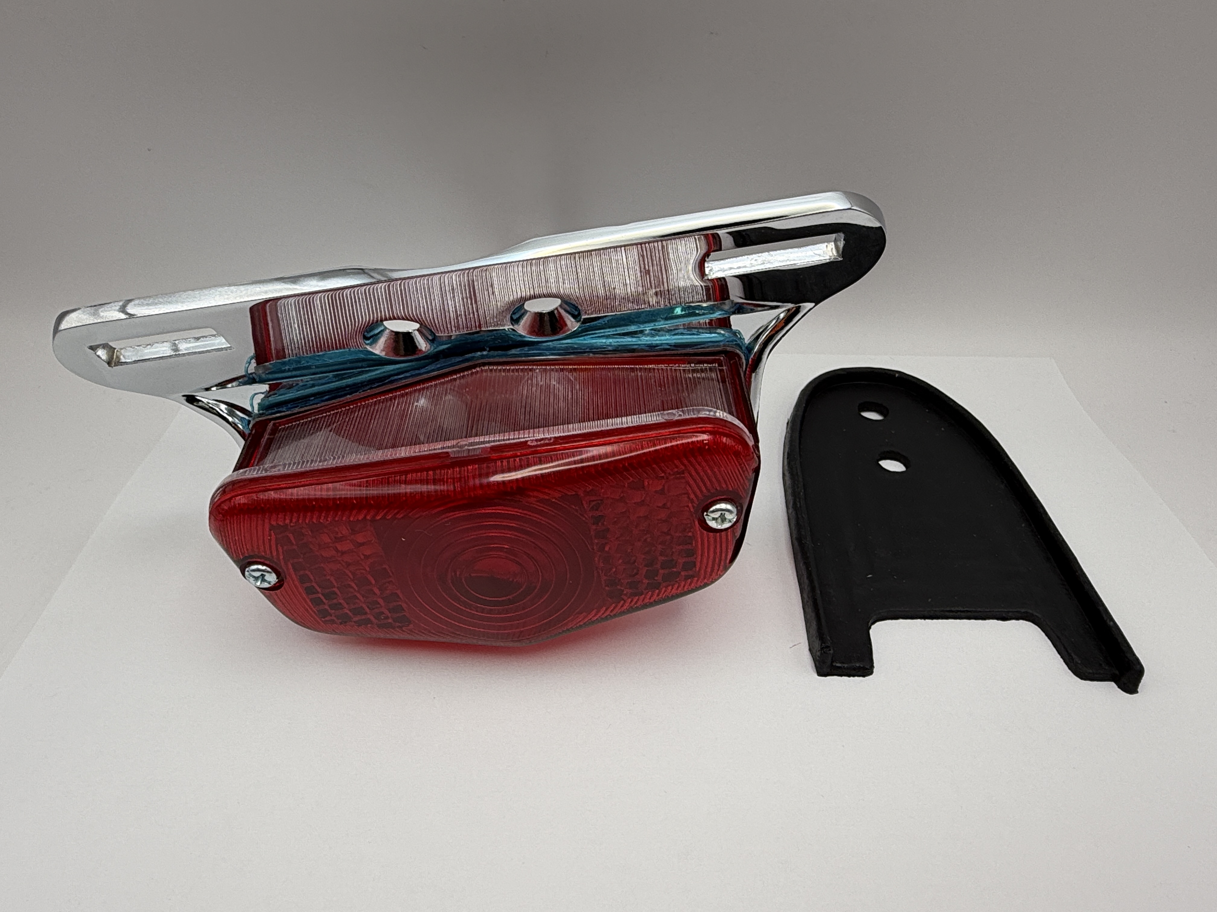 Hendler Complete Taillight Lucas With Chrome Bracket