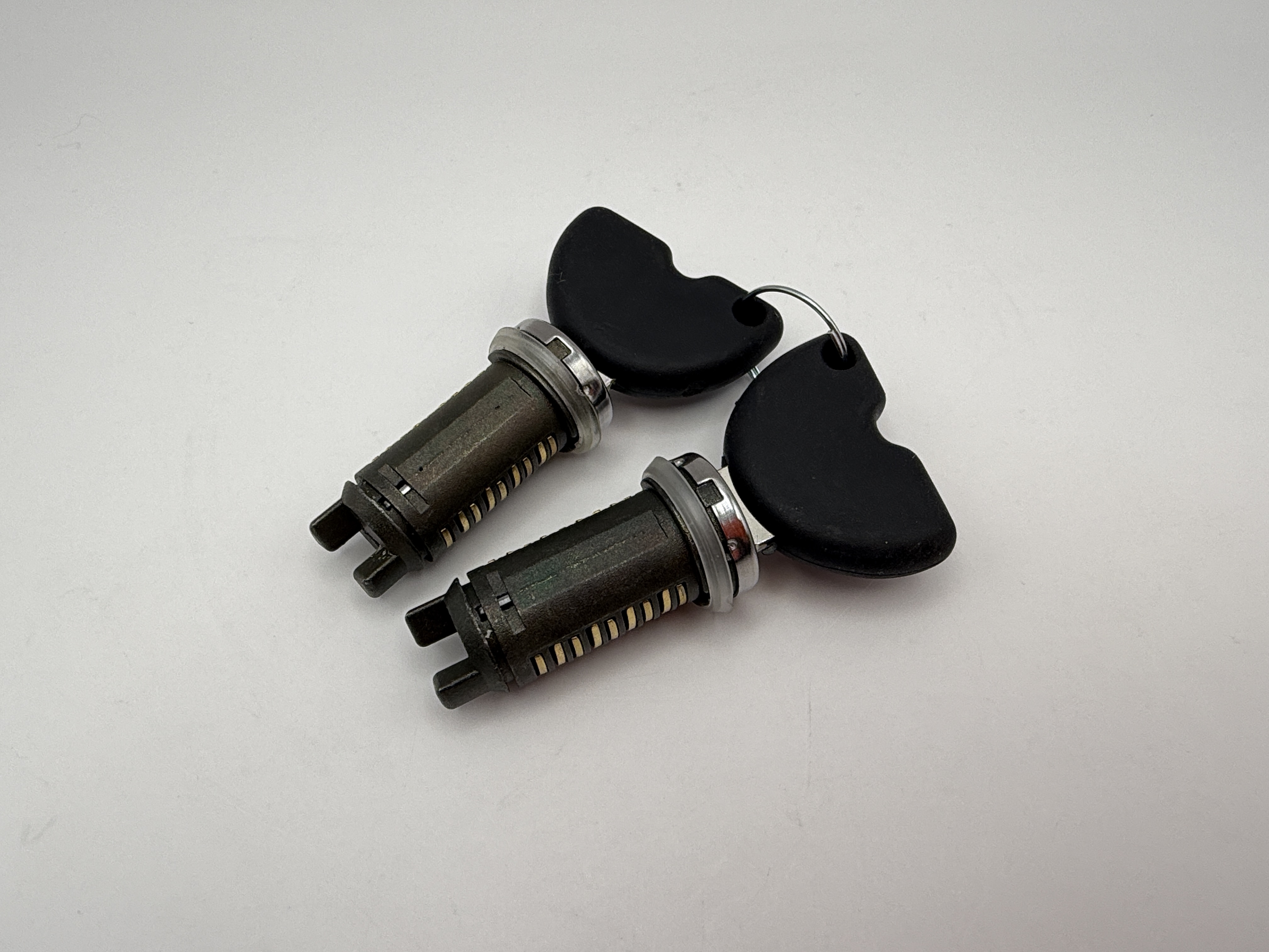 Hendler Ignition Switch Piaggio, Gilera Barrel (Barrel OD 15.00mm)