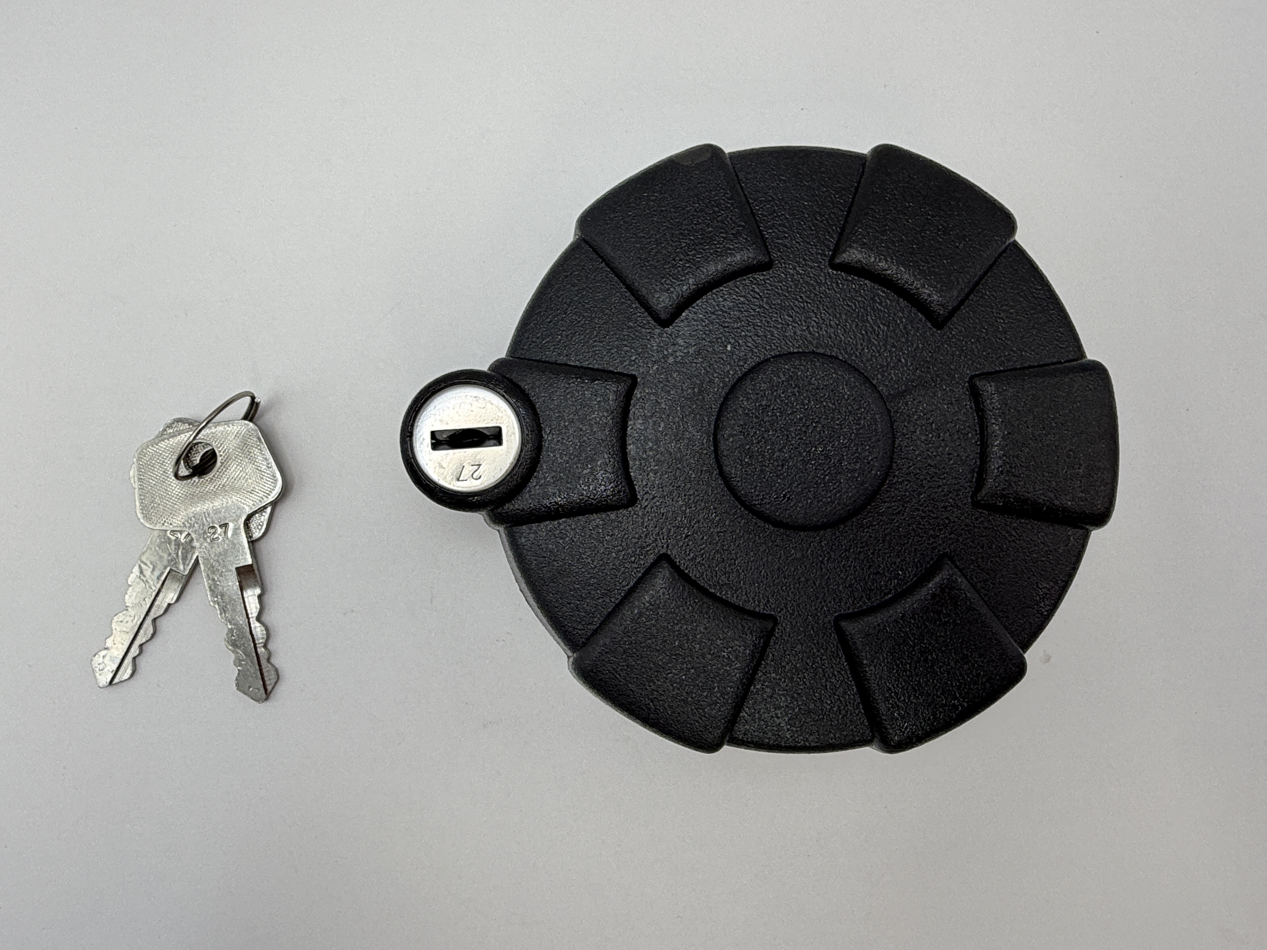 Hendler Petrol Cap Yamaha XT600 Screw on Locking Petrol Cap 67mm