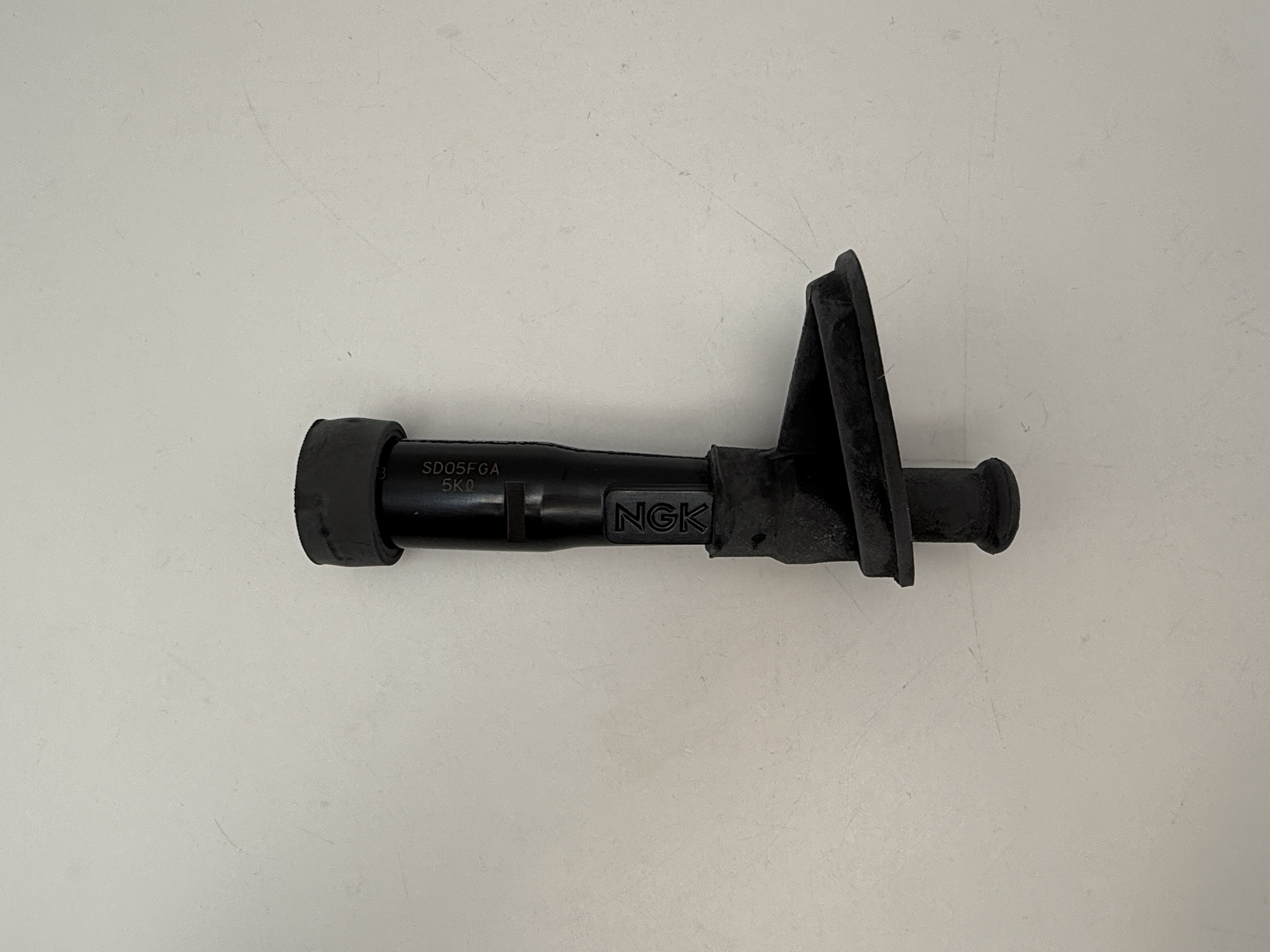 NGK Spark Plug Cap SD05FGA Black (8683) For Solid Terminal Plugs