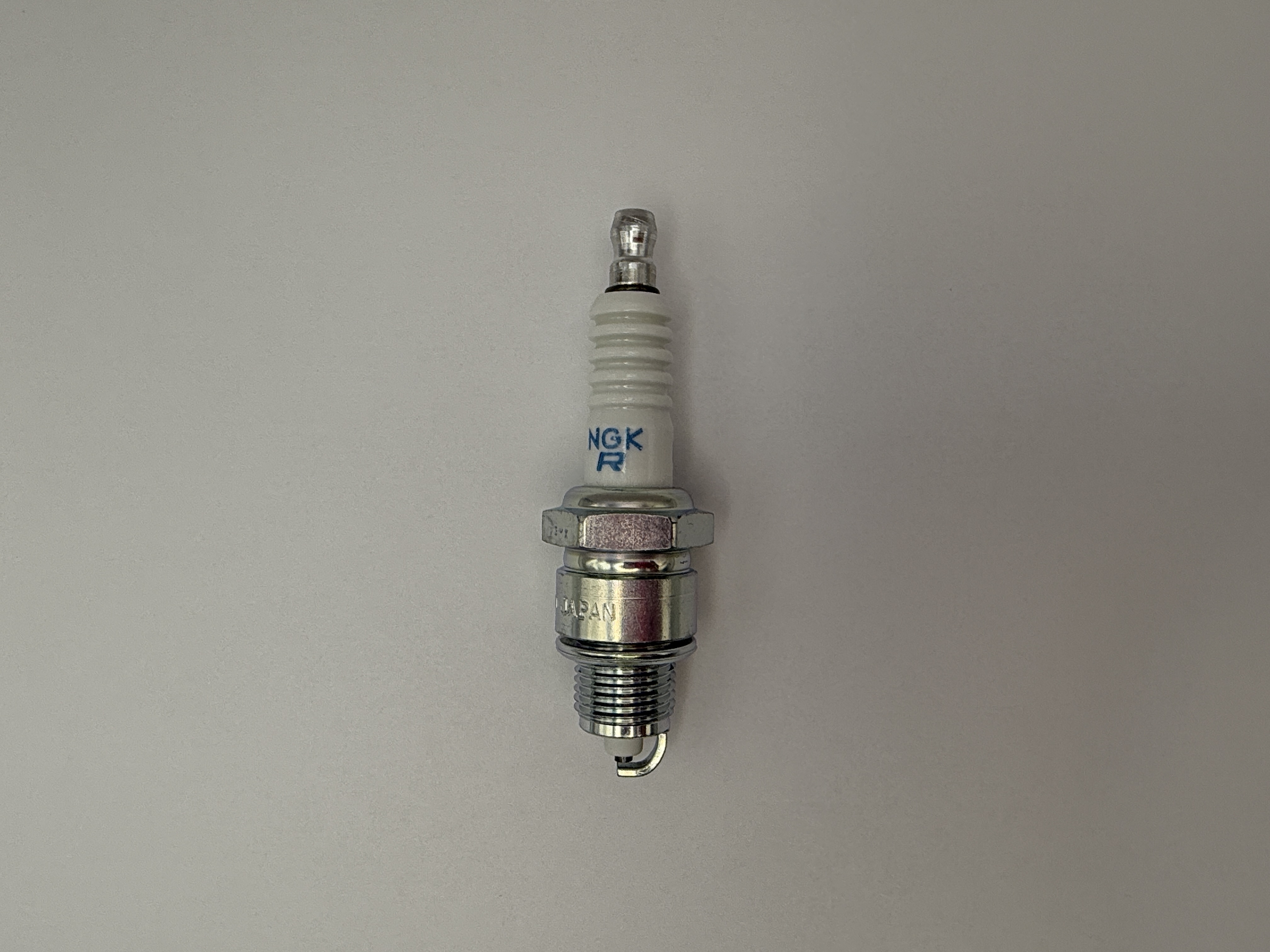 NGK Spark Plug BPR4HS (7823) (Japan)