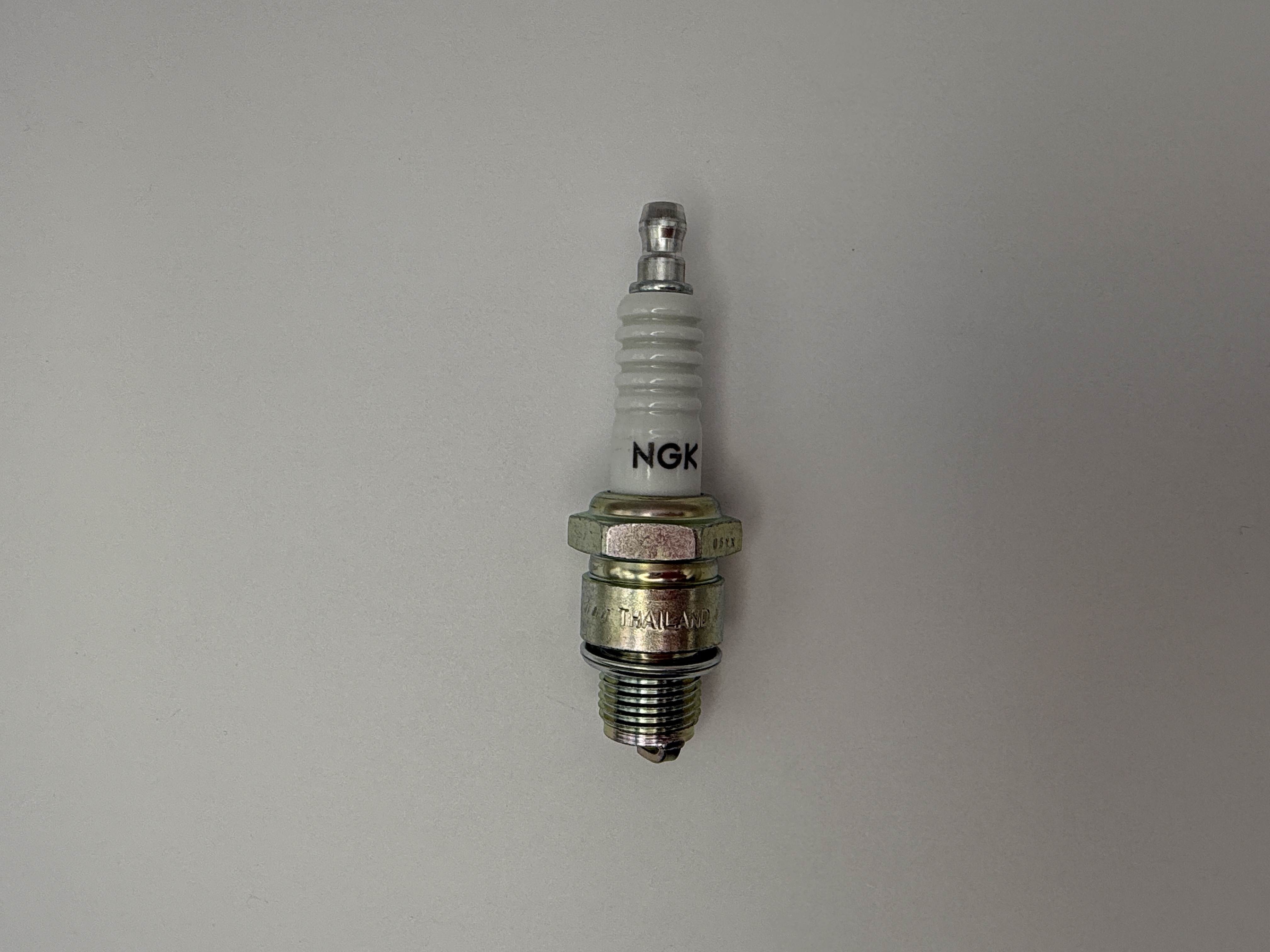 NGK Spark Plug B6HS (4510) (Japan)