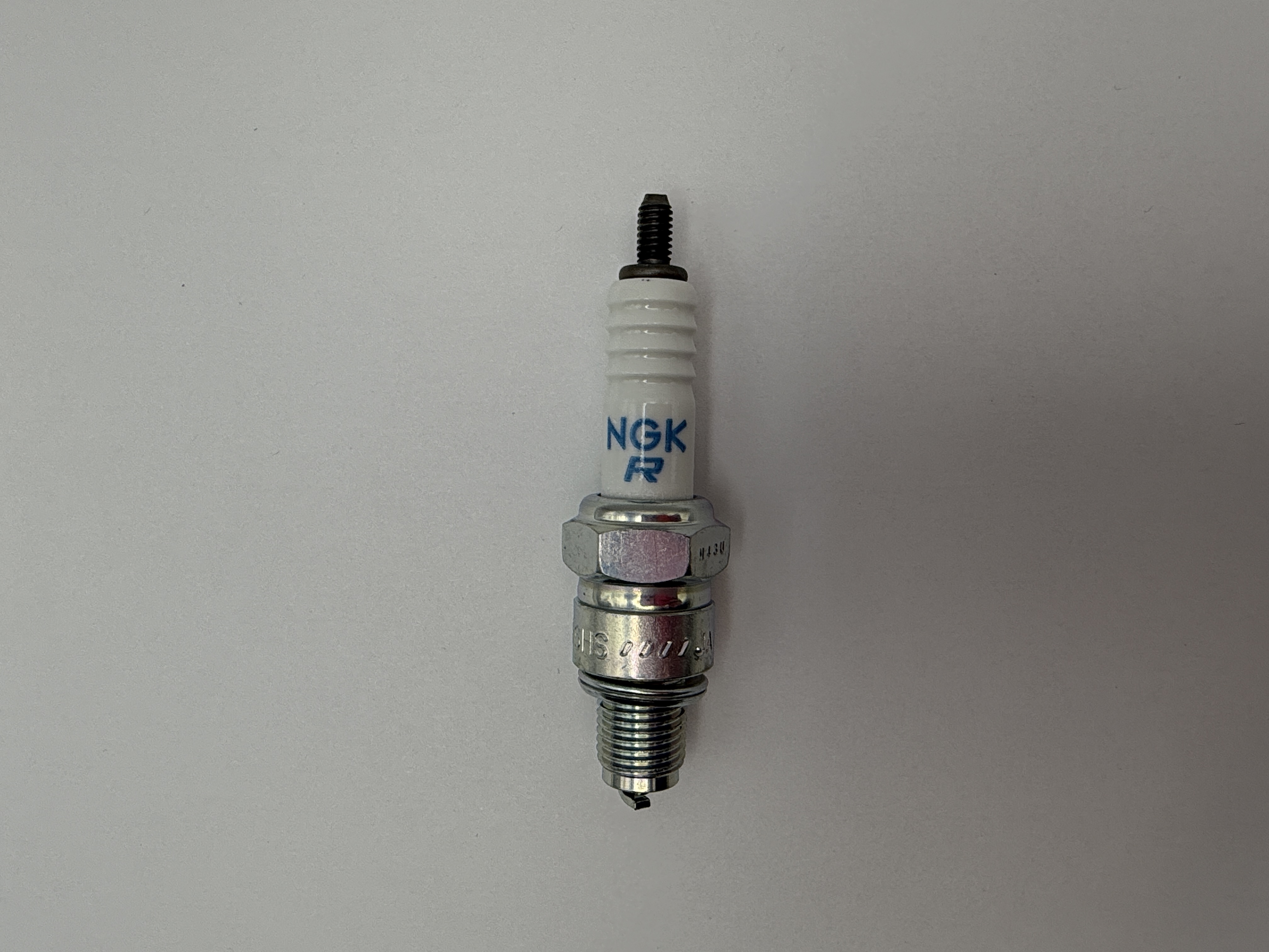 NGK Spark Plug CR6HS (7023) (Japan)