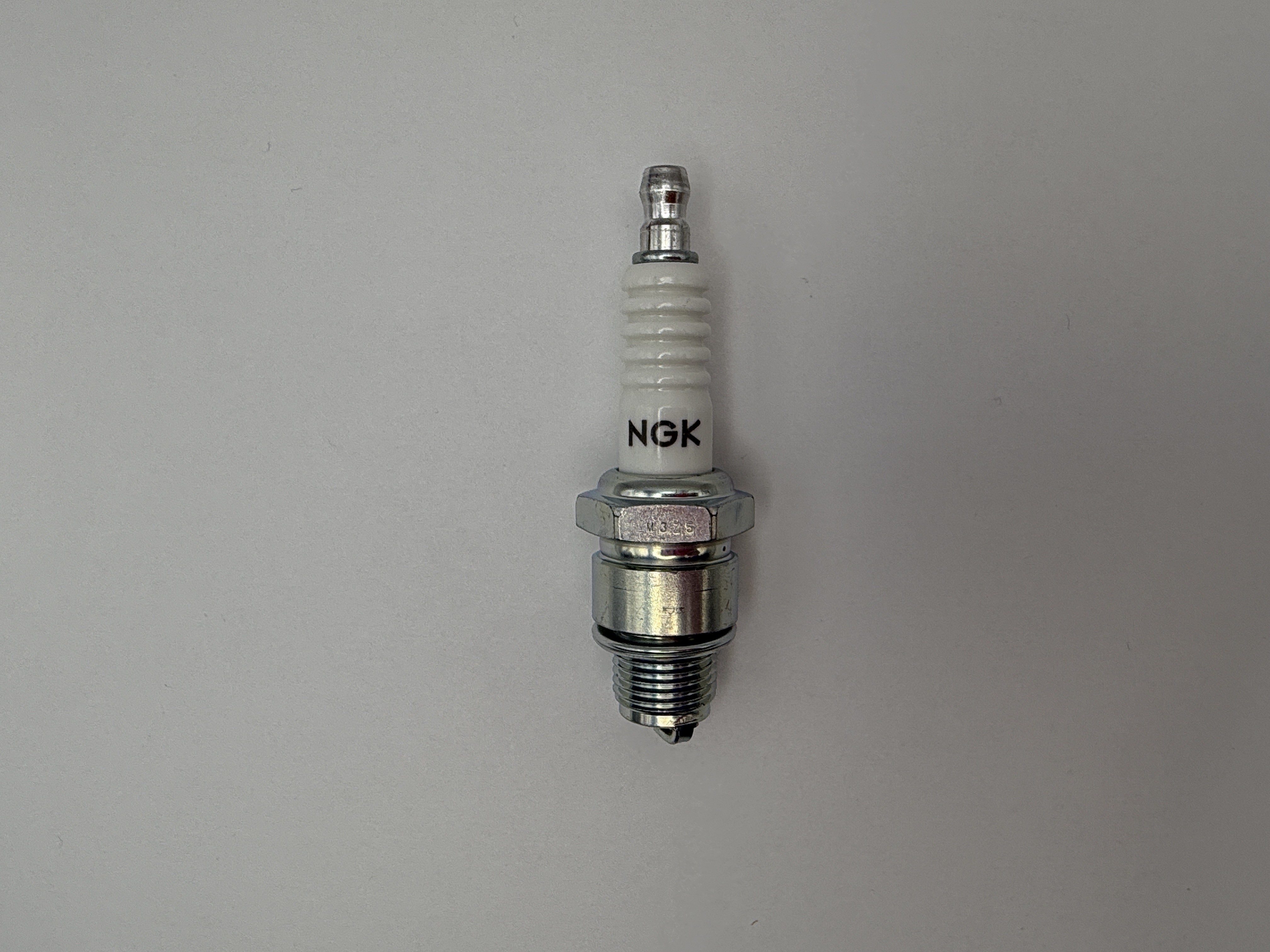 NGK Spark Plug B7HS (5110) (Japan)