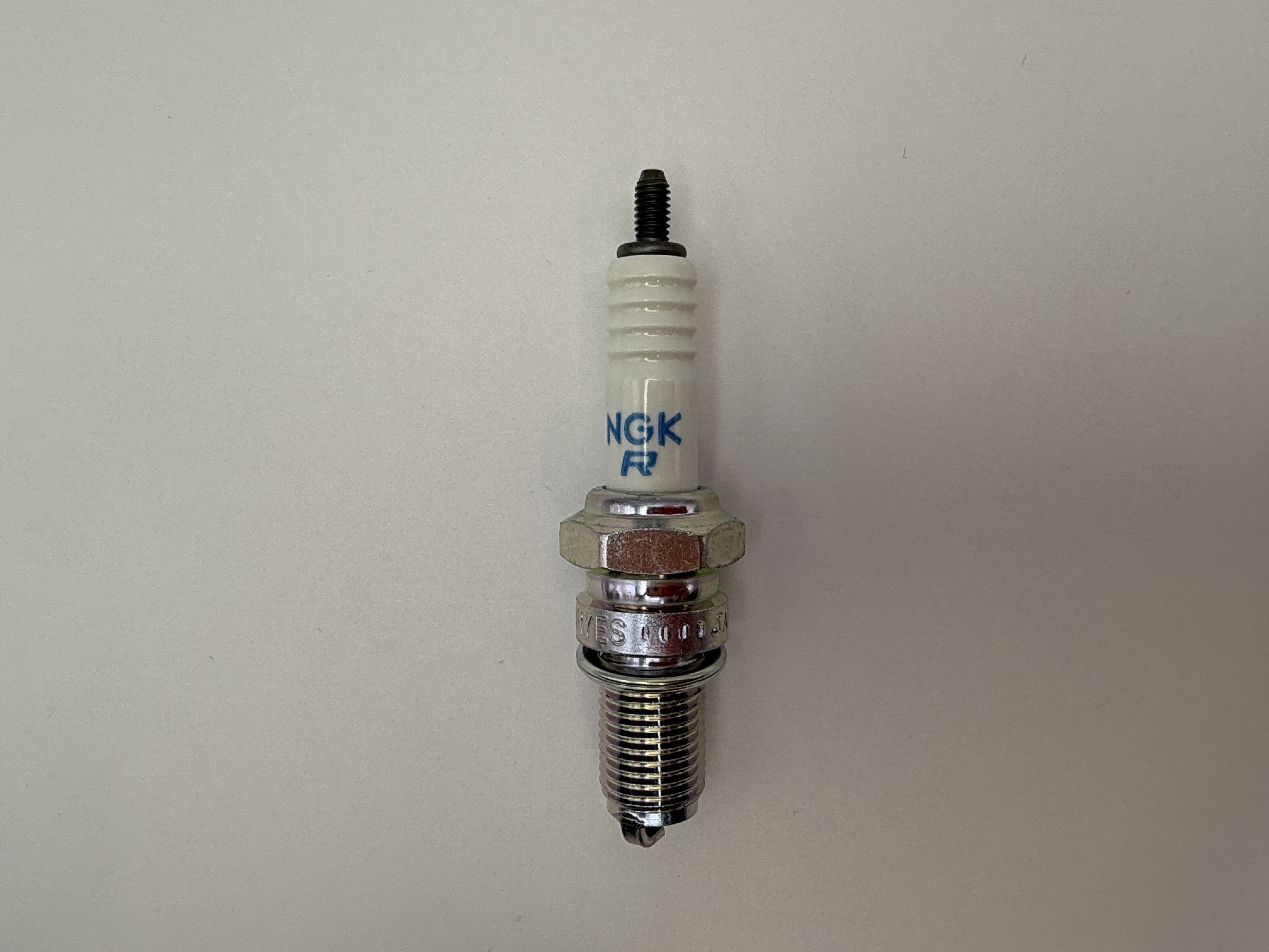 NGK Spark Plug DR7ES (3123) (Japan)