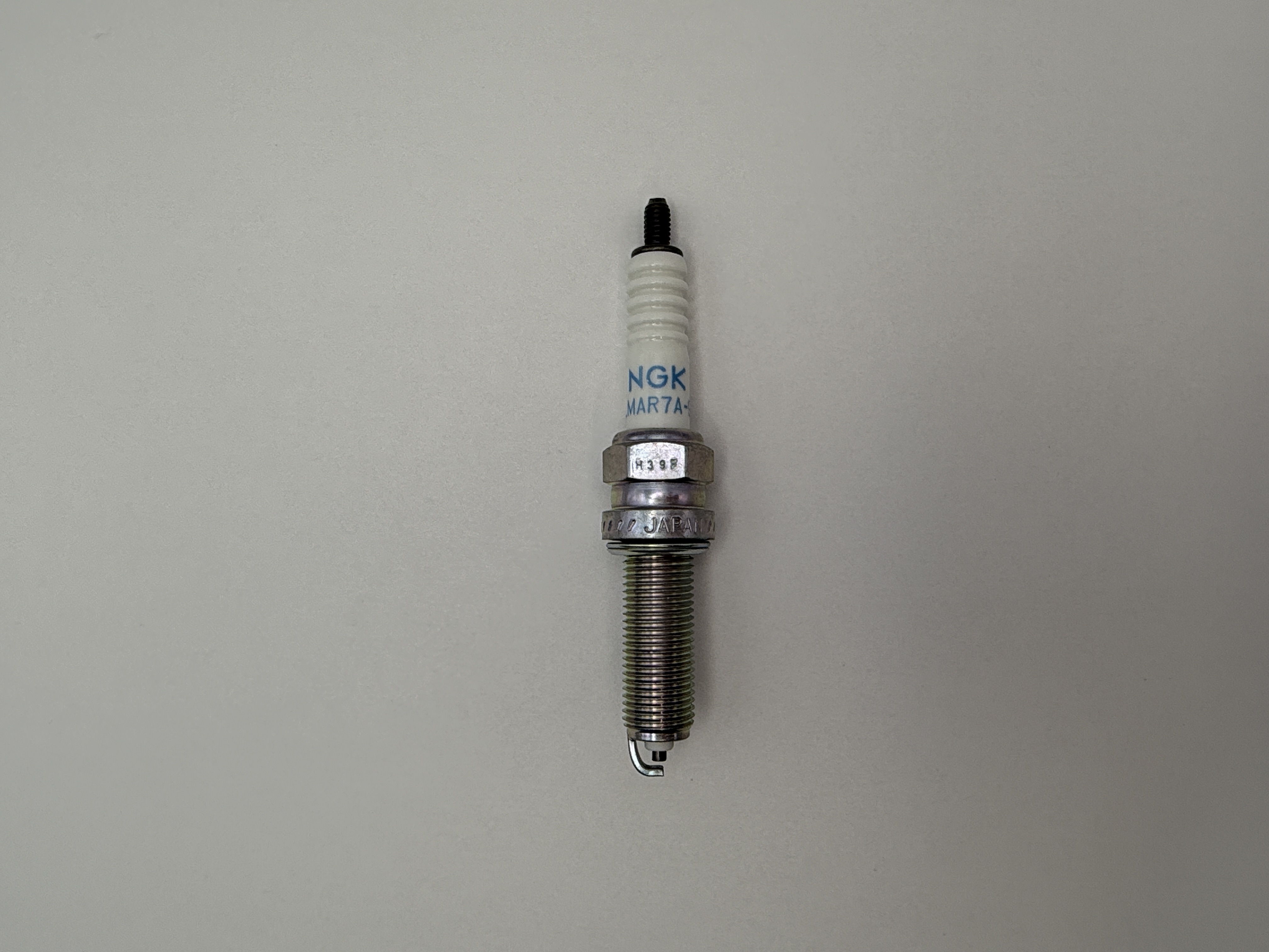NGK Spark Plug LMAR7A-9 (4908) (Japan)