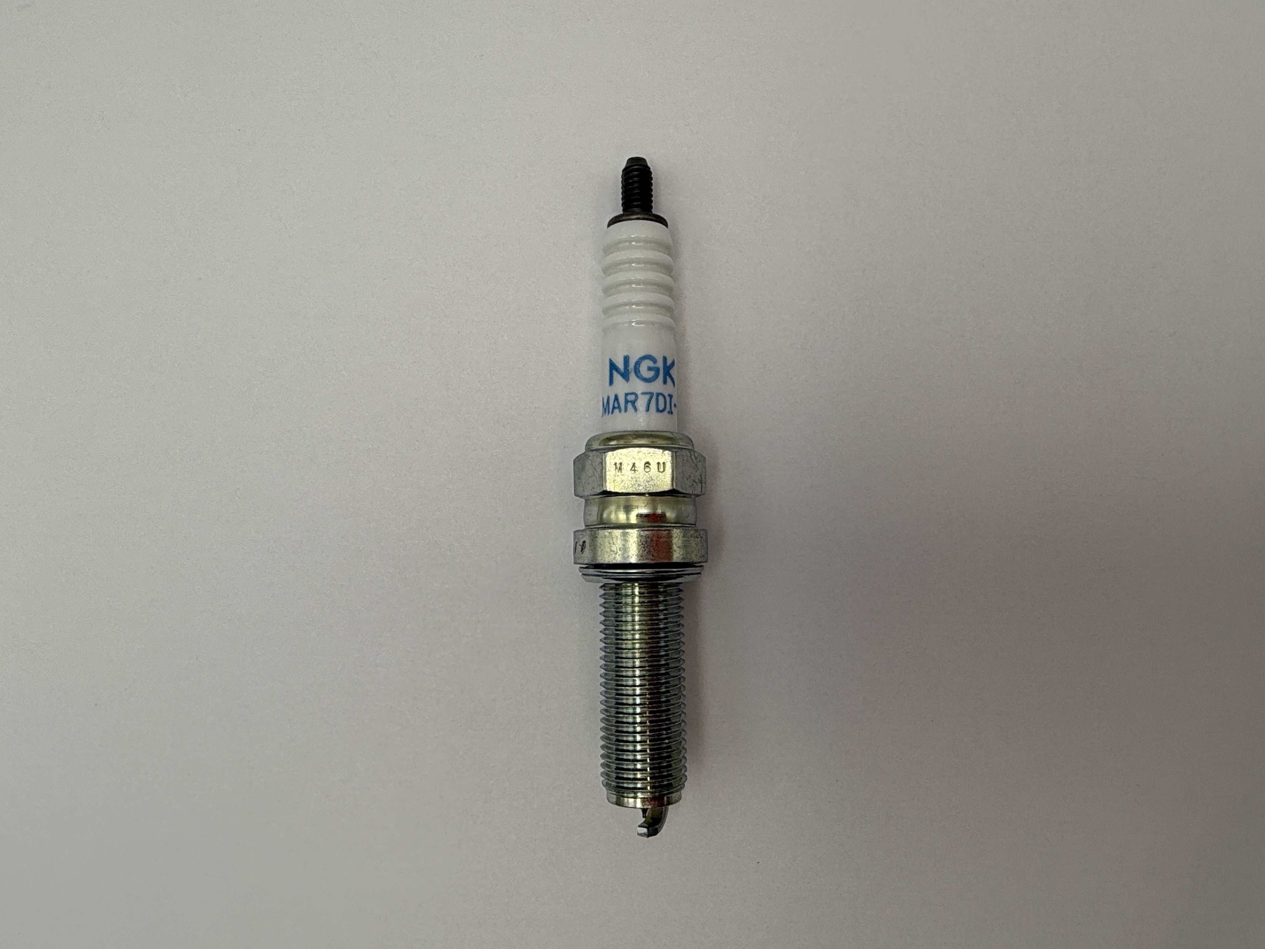 NGK Spark Plug LMAR7DI-10 (96956) (Japan)