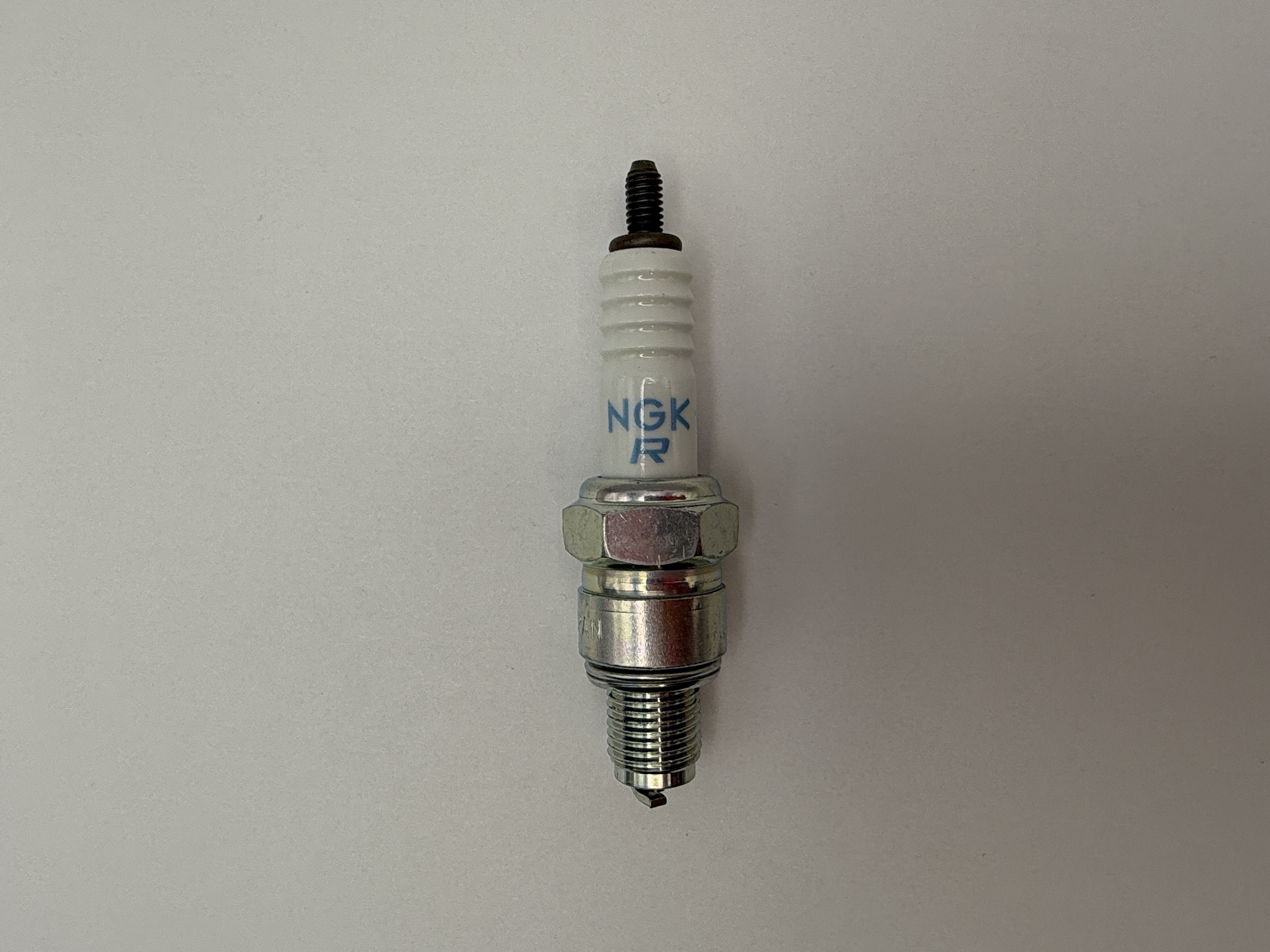 NGK Spark Plug CR8HS (7423) (Japan)