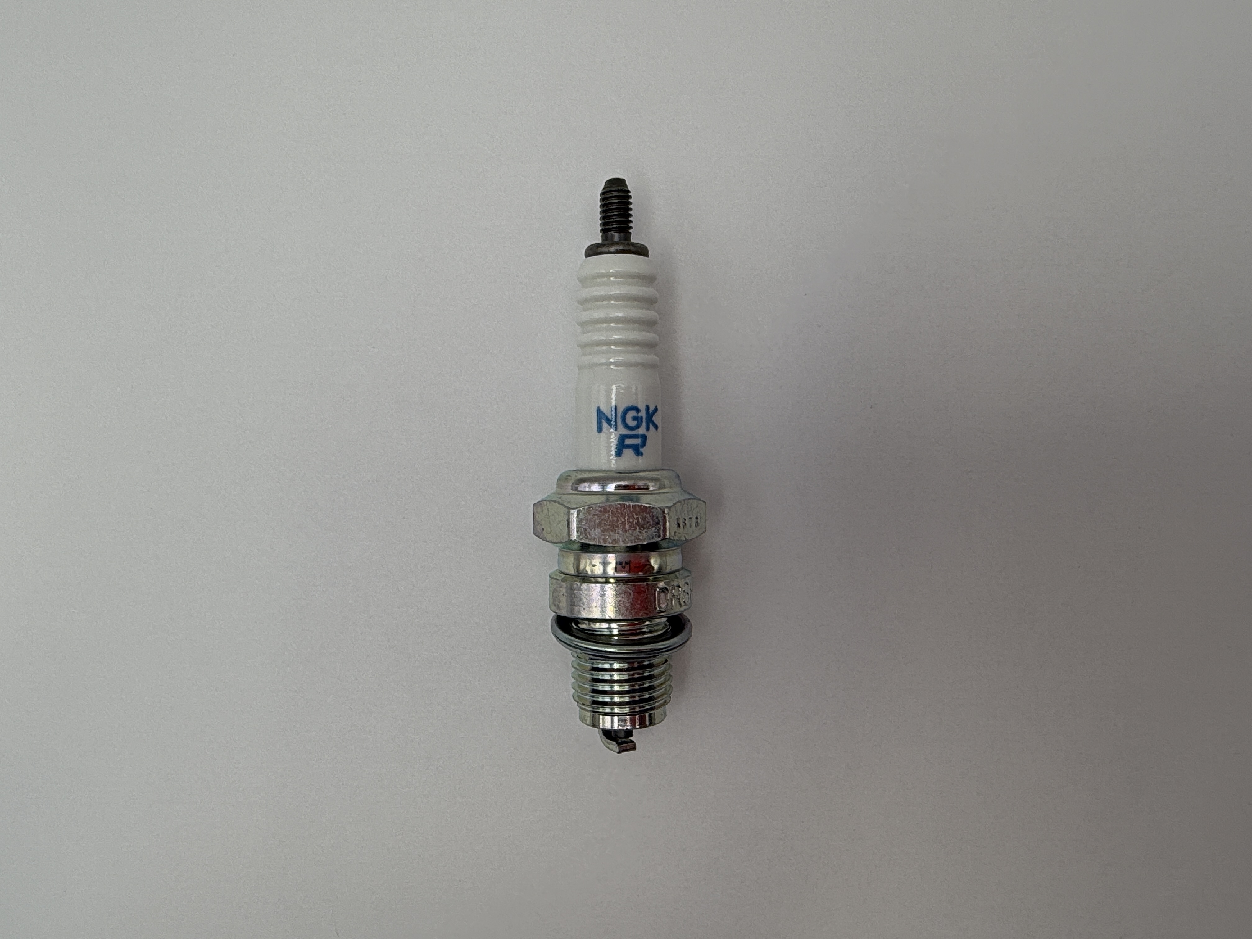 NGK Spark Plug DR8HS (5123) (Japan)