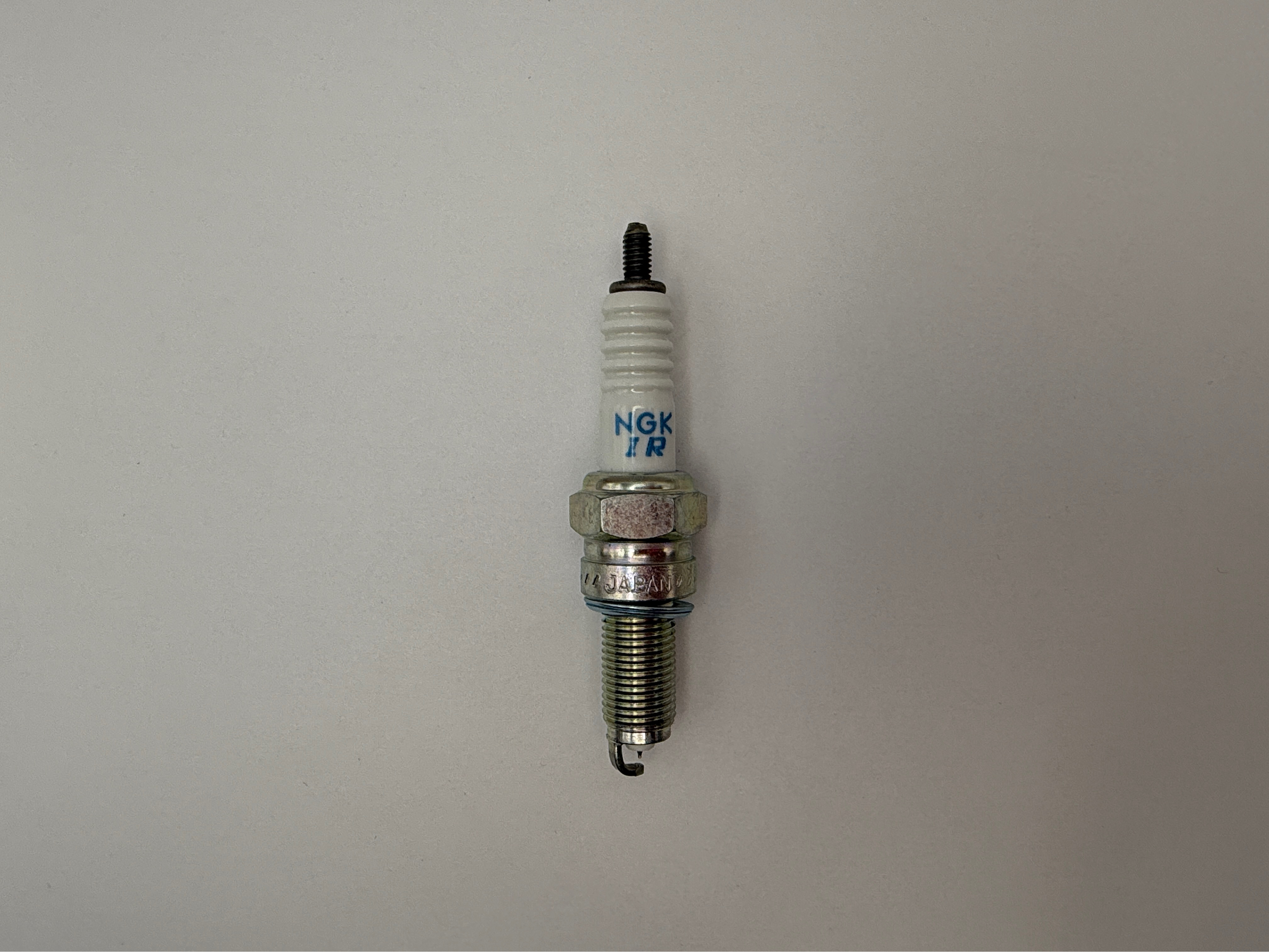 NGK Spark Plug SIMR8A9 (91064) (Japan)