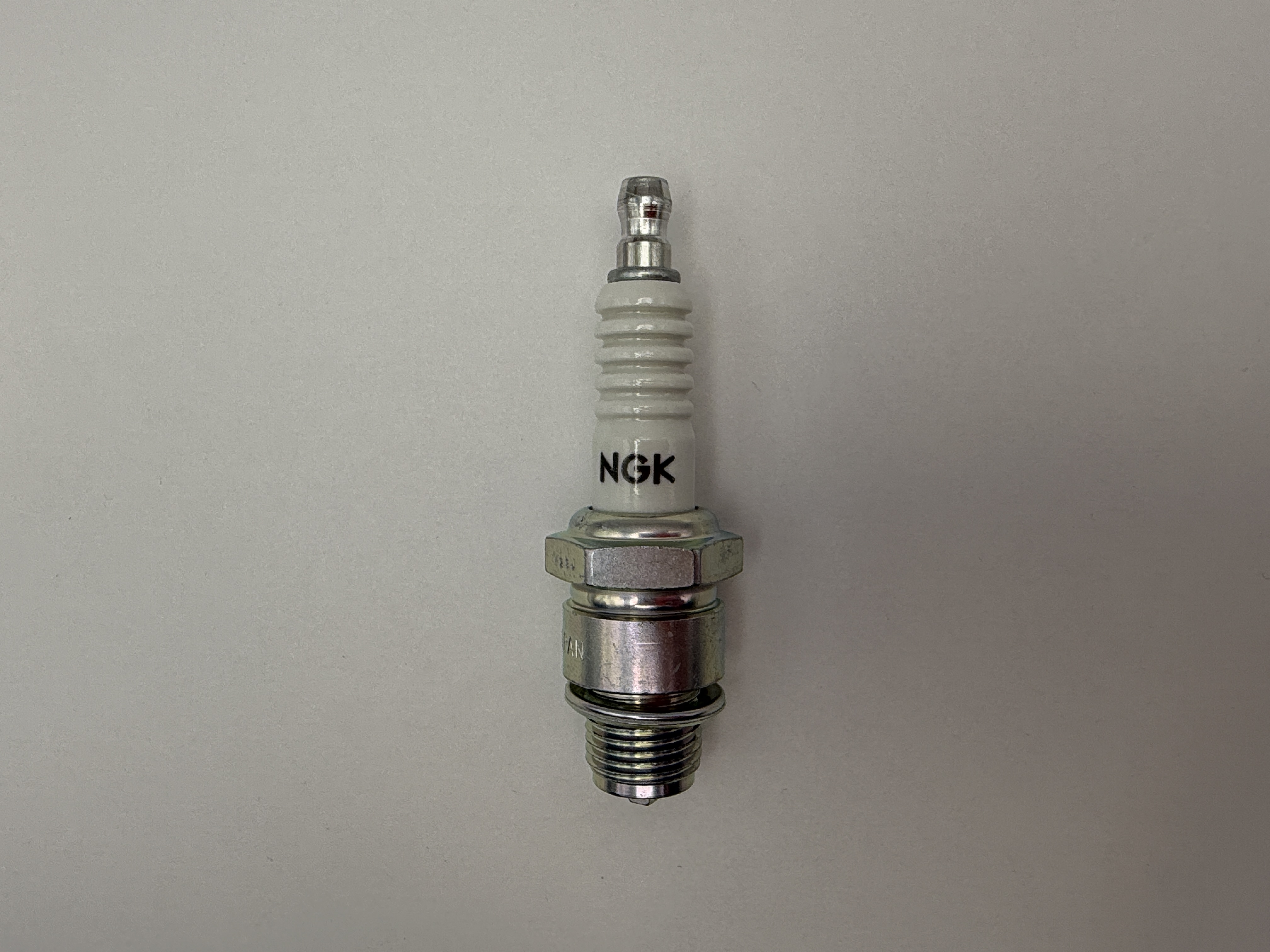 NGK Spark Plug B9HS (5810) (Japan)