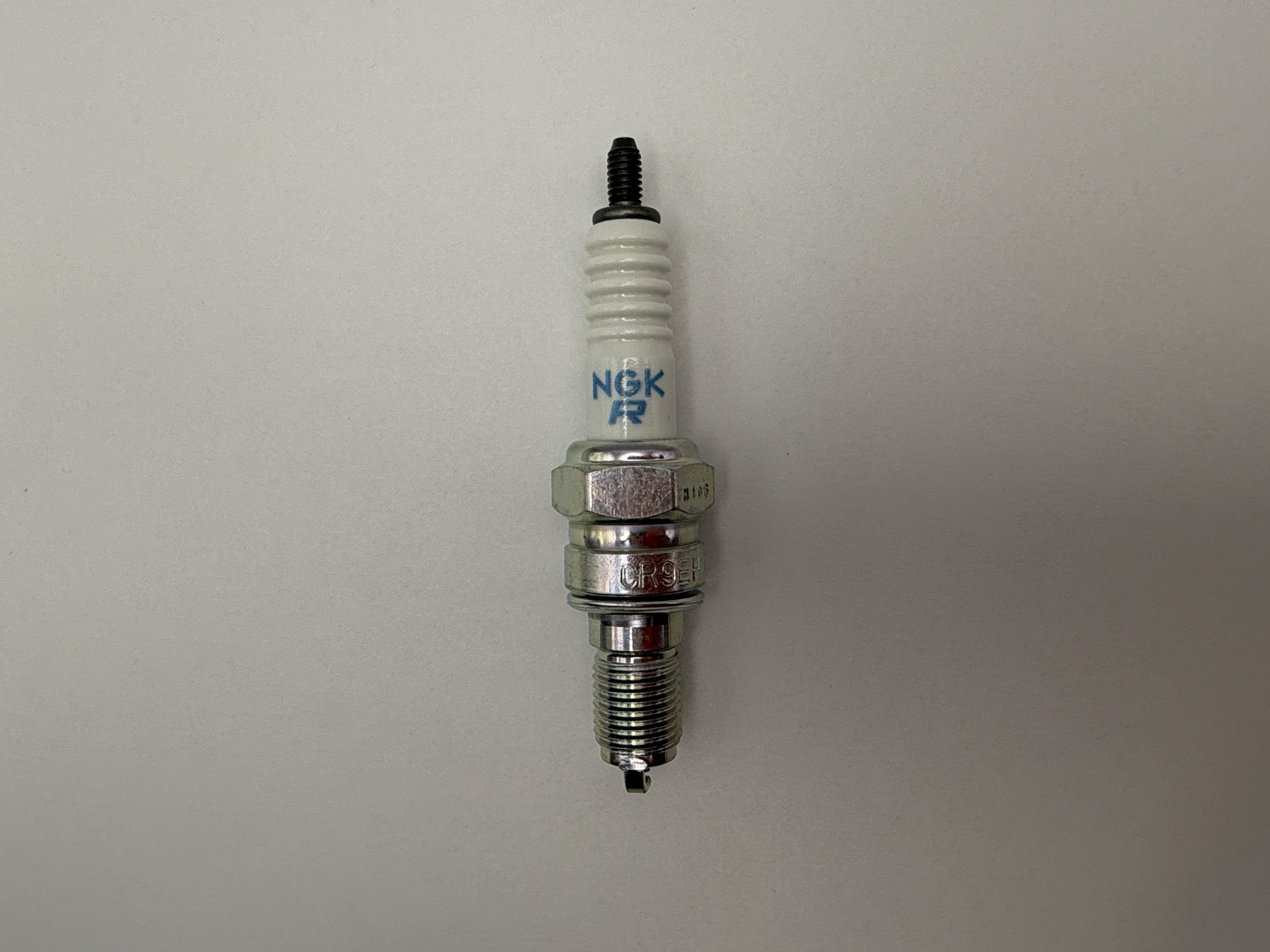NGK Spark Plug CR9EH-9 (7502) (Japan)