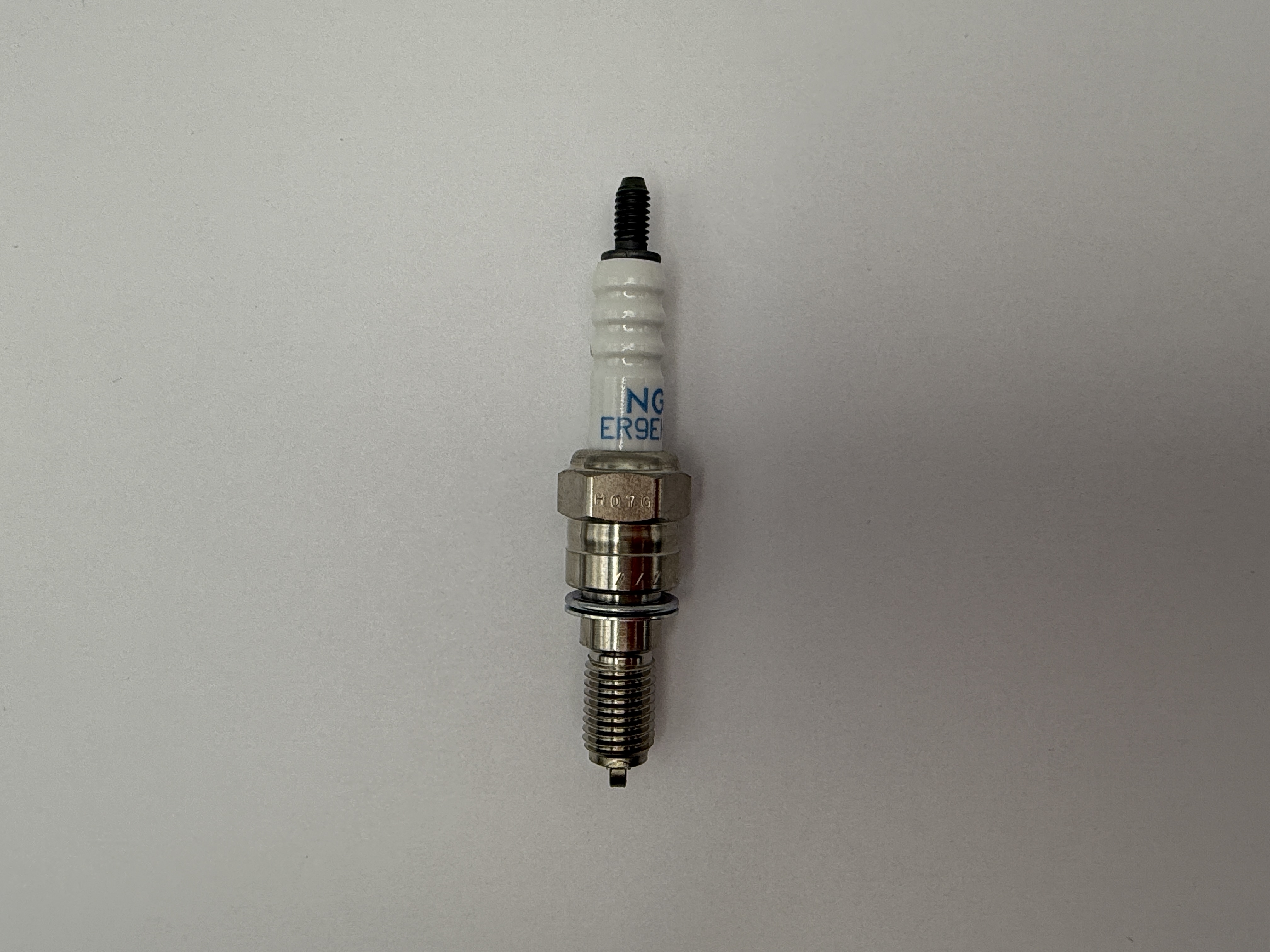 NGK Spark Plug ER9EH-6N (1673) (Japan)