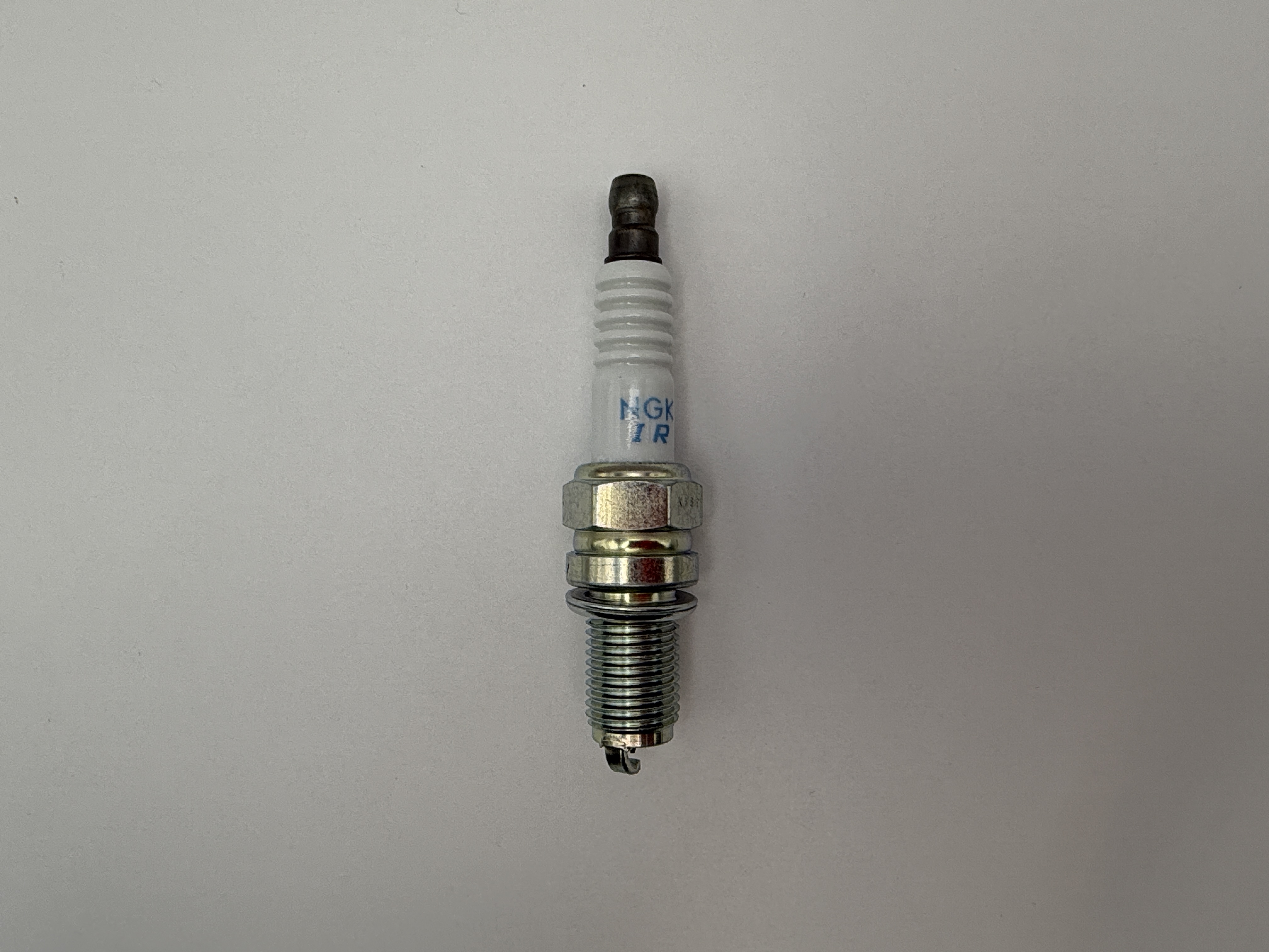 NGK Spark Plug KR9CI (7795) (Japan)