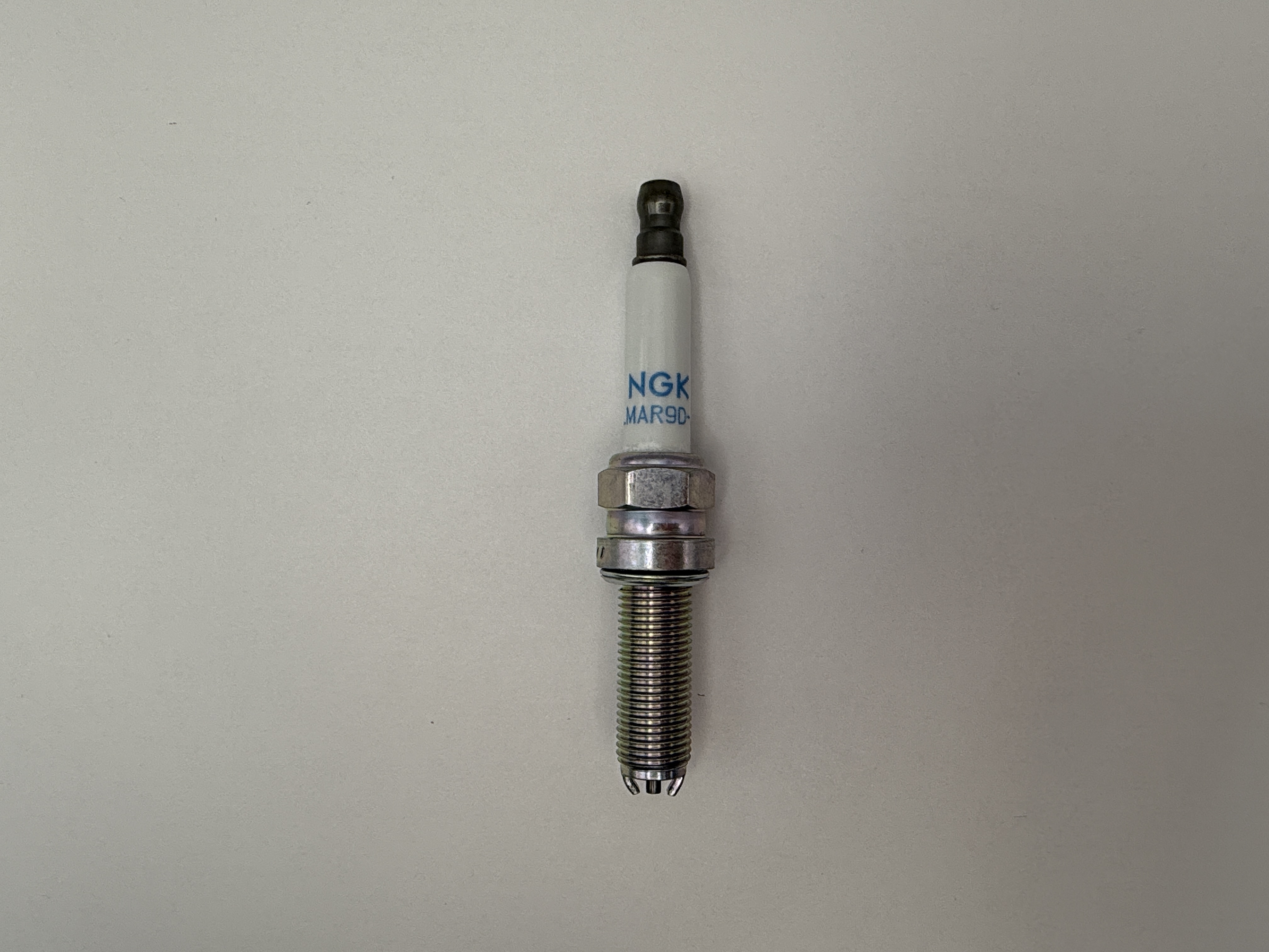 NGK Spark Plug LMAR9D-J (1633) (Japan)