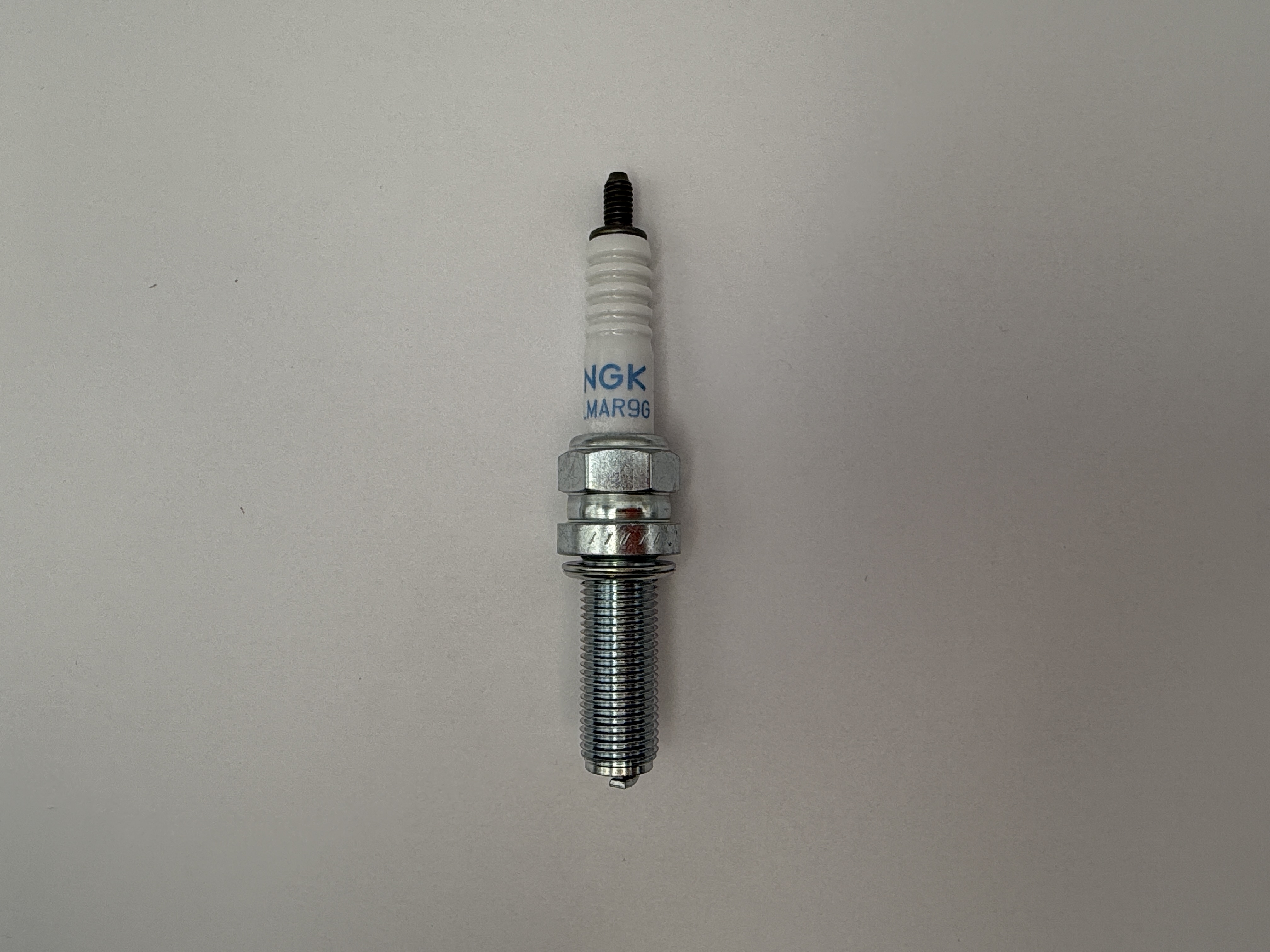 NGK Spark Plug LMAR9G (97476) (Japan)