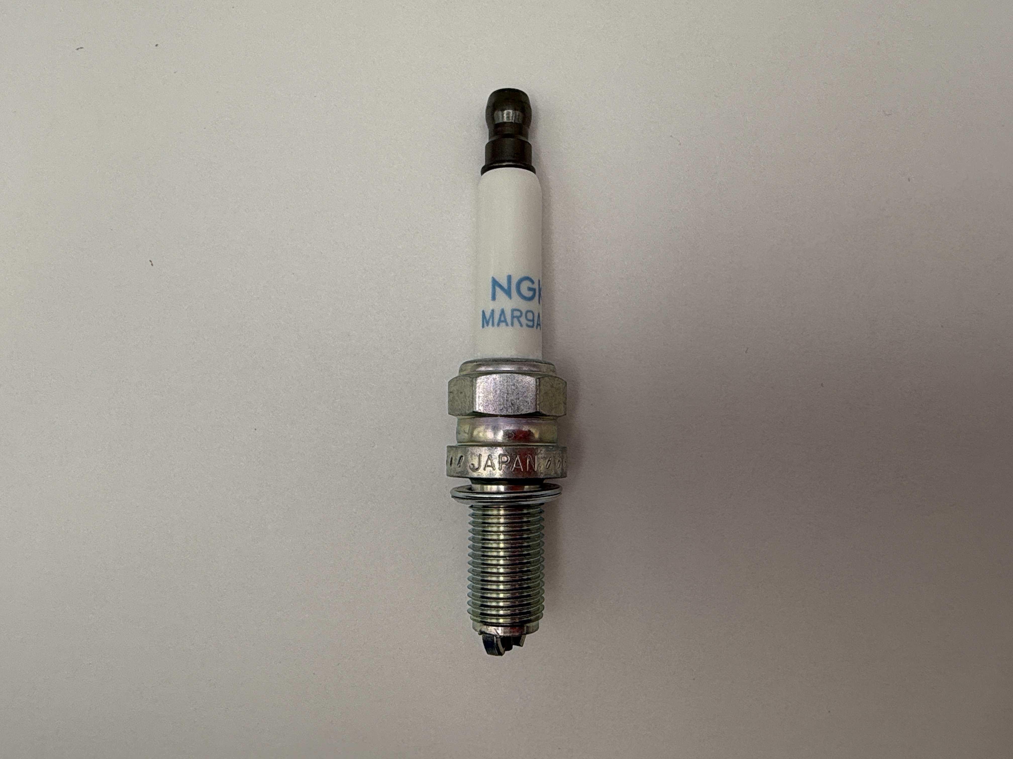 NGK Spark Plug MAR9A-J (6869) (Japan)