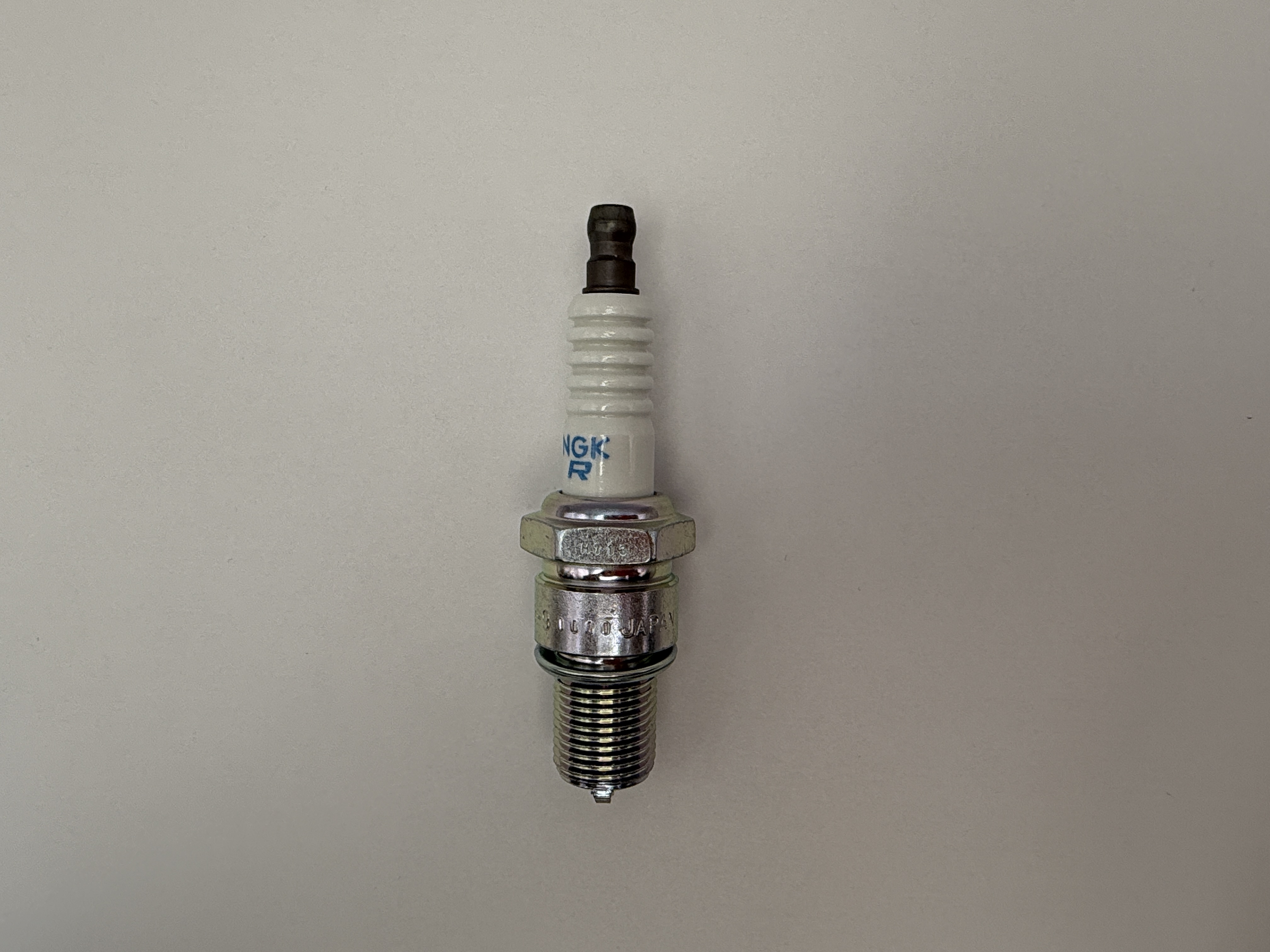 NGK Spark Plug R6918B-9 (2954) (Japan)
